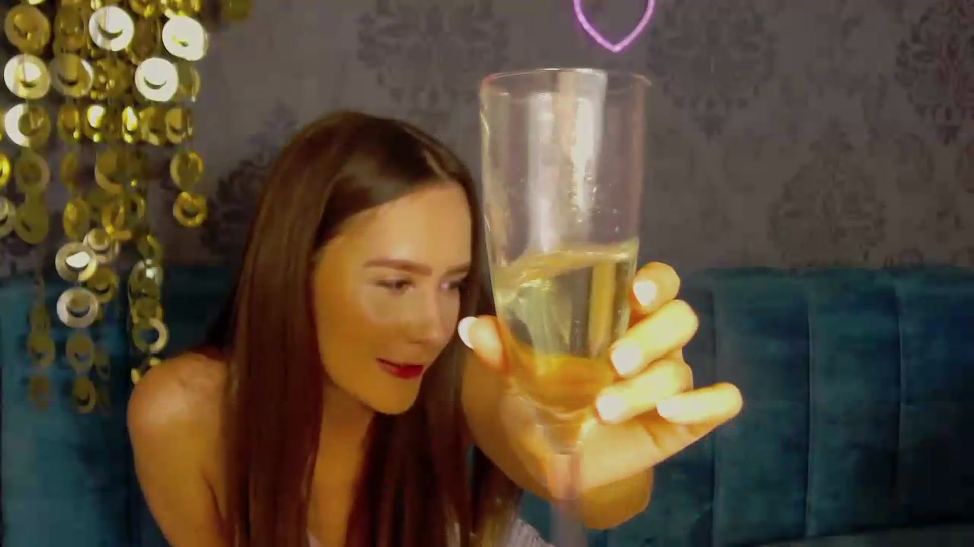 Gallery image thumbnail from Radiance's myfreecams stream on, 07/11/2026, 17:43 image 2 of 20