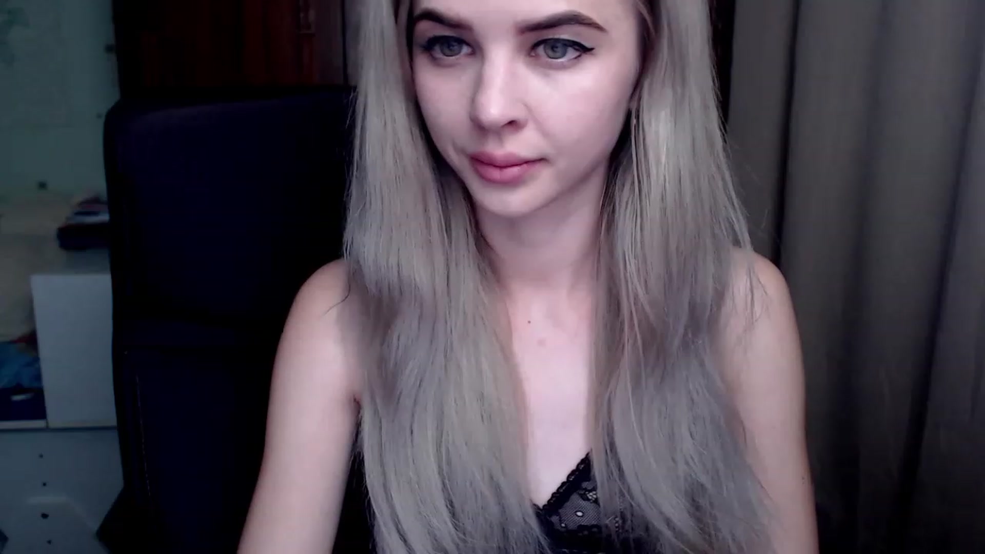 Gallery image thumbnail from Radiance_sun's myfreecams stream on, 12/11/2022, 19:42 image 15 of 20