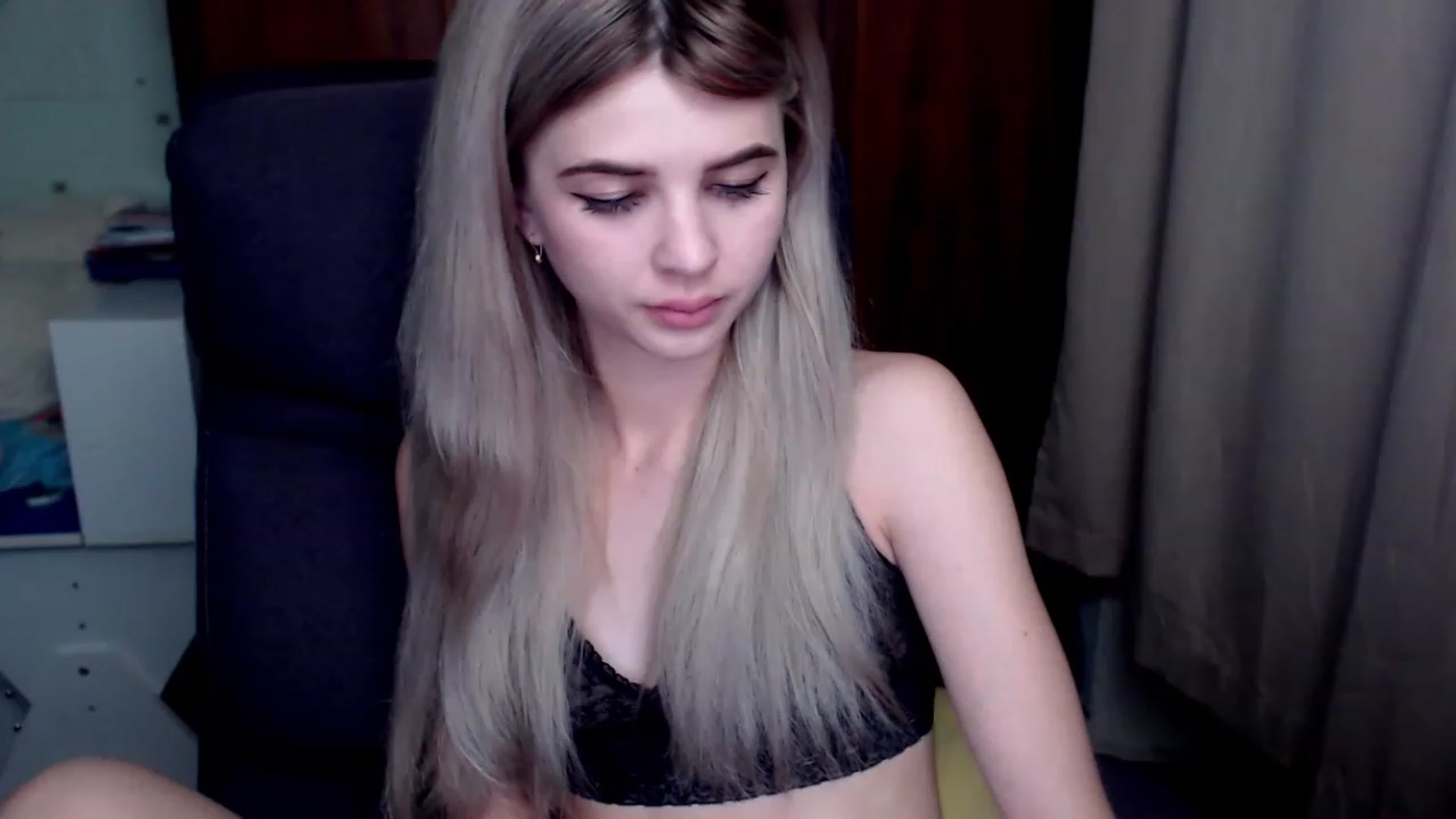 Gallery image thumbnail from Radiance_sun's myfreecams stream on, 12/11/2022, 19:42 image 5 of 20