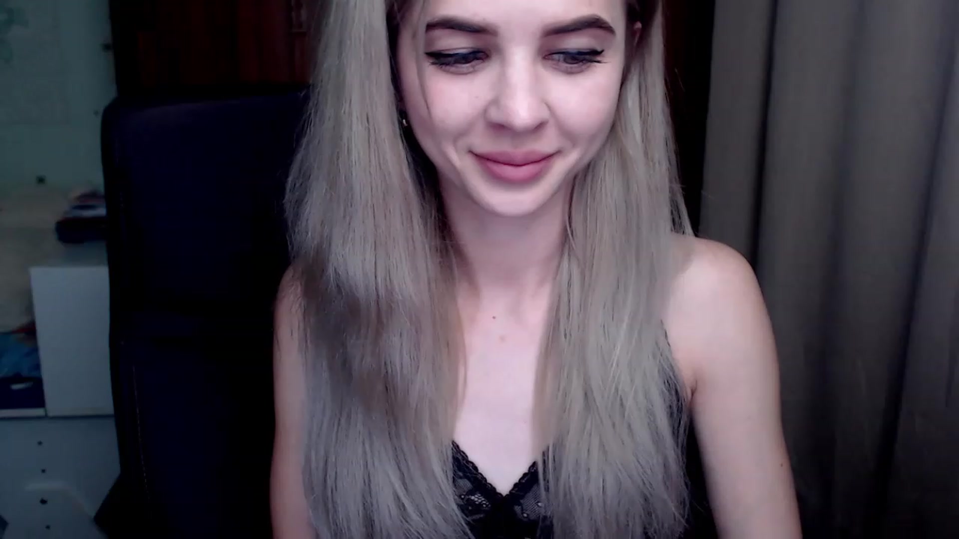 Gallery image thumbnail from Radiance_sun's myfreecams stream on, 12/11/2022, 19:42 image 17 of 20