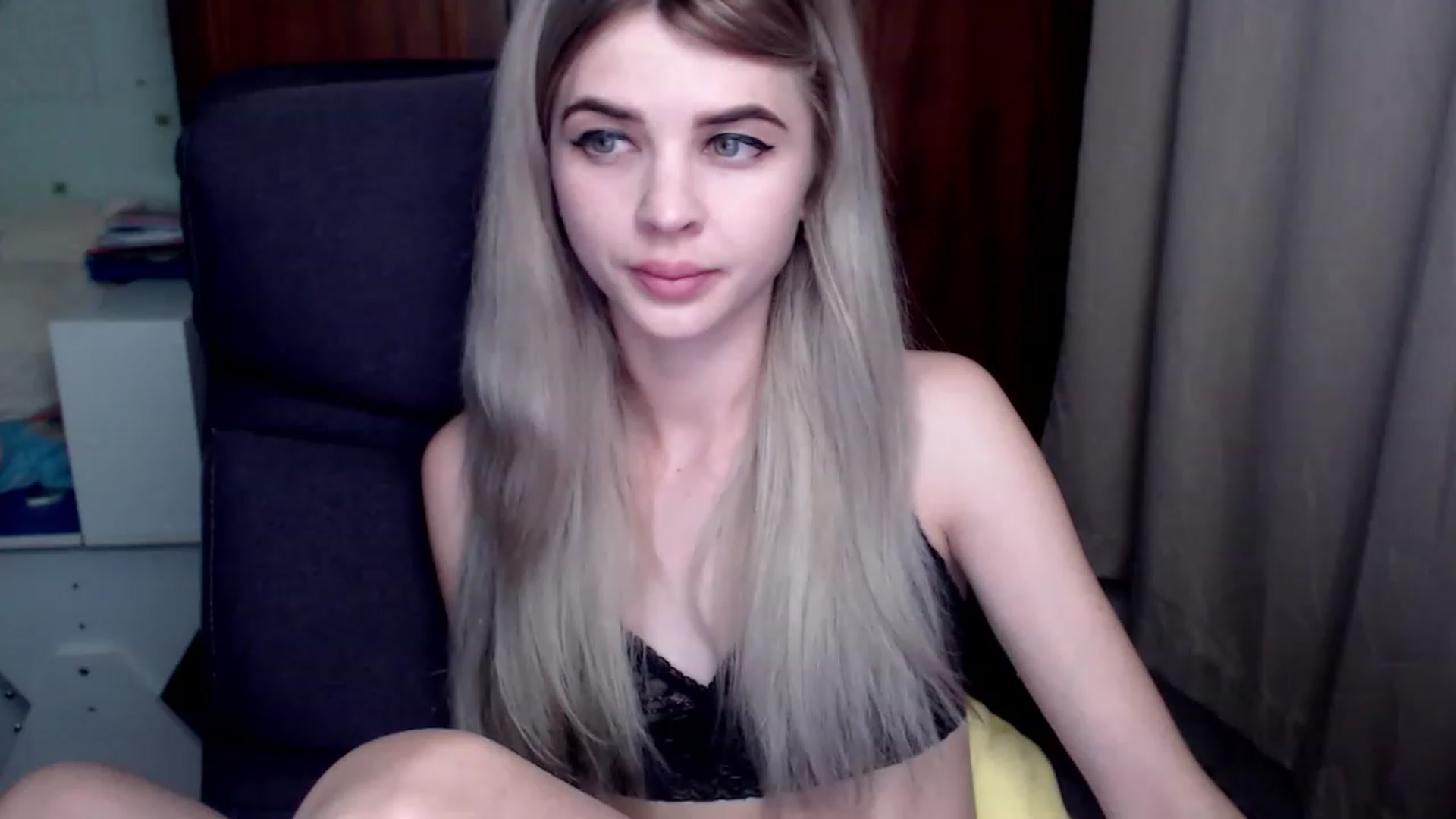 Gallery image thumbnail from Radiance_sun's myfreecams stream on, 12/11/2022, 19:42 image 2 of 20