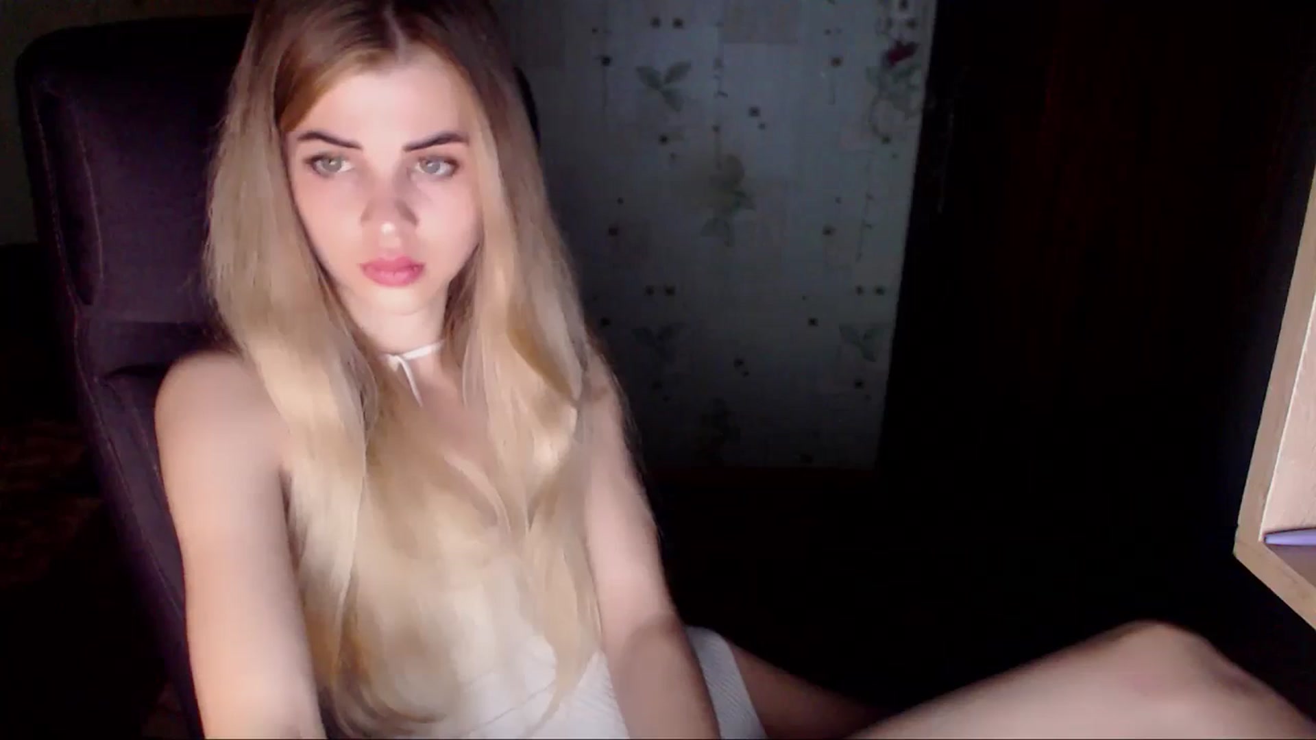 Gallery image thumbnail from Radiance_sun's myfreecams stream on, 03/23/2024, 20:10 image 2 of 20