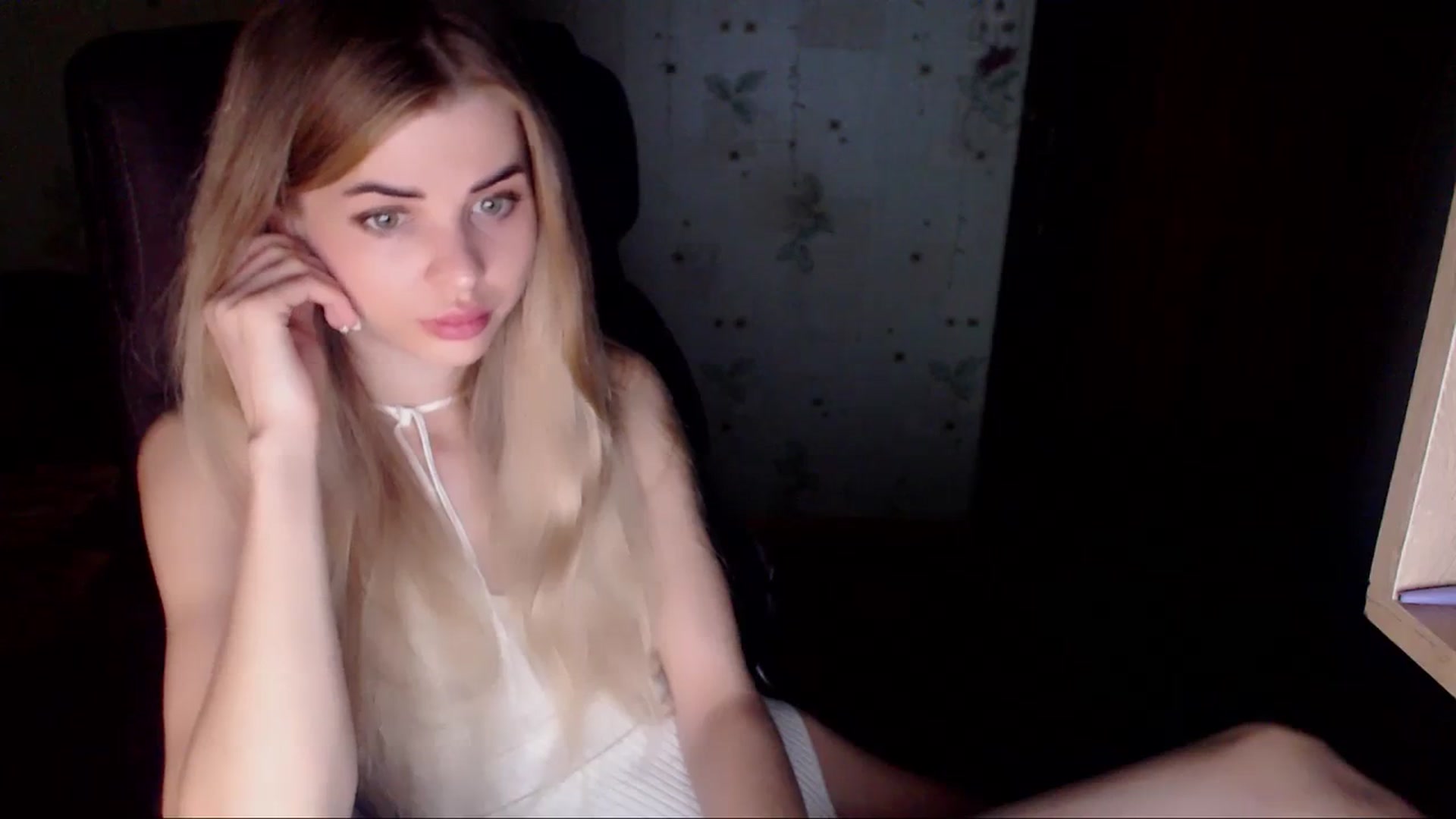 Gallery image thumbnail from Radiance_sun's myfreecams stream on, 03/23/2024, 20:10 image 5 of 20