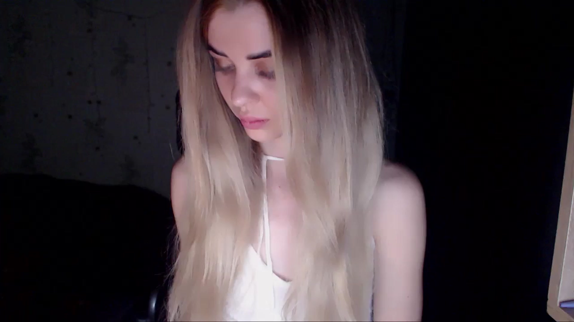 Gallery image thumbnail from Radiance_sun's myfreecams stream on, 03/23/2024, 20:10 image 16 of 20