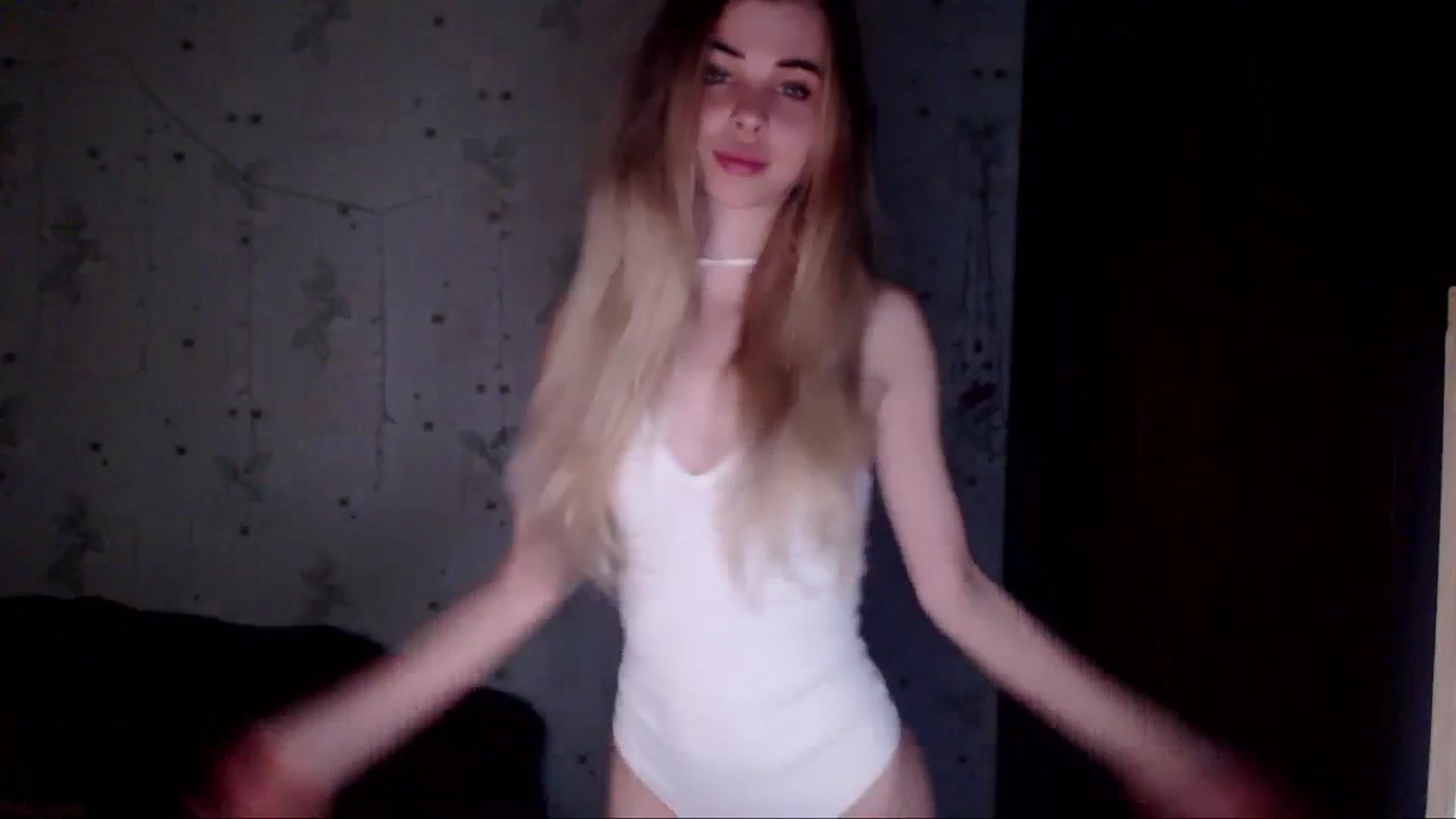 Gallery image thumbnail from Radiance_sun's myfreecams stream on, 03/23/2024, 20:10 image 14 of 20