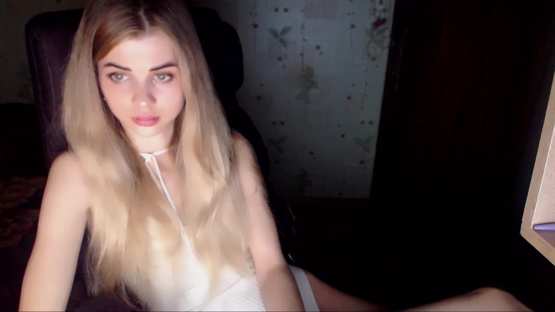 Gallery image thumbnail from Radiance_sun's myfreecams stream on, 03/23/2024, 20:10 image 6 of 20