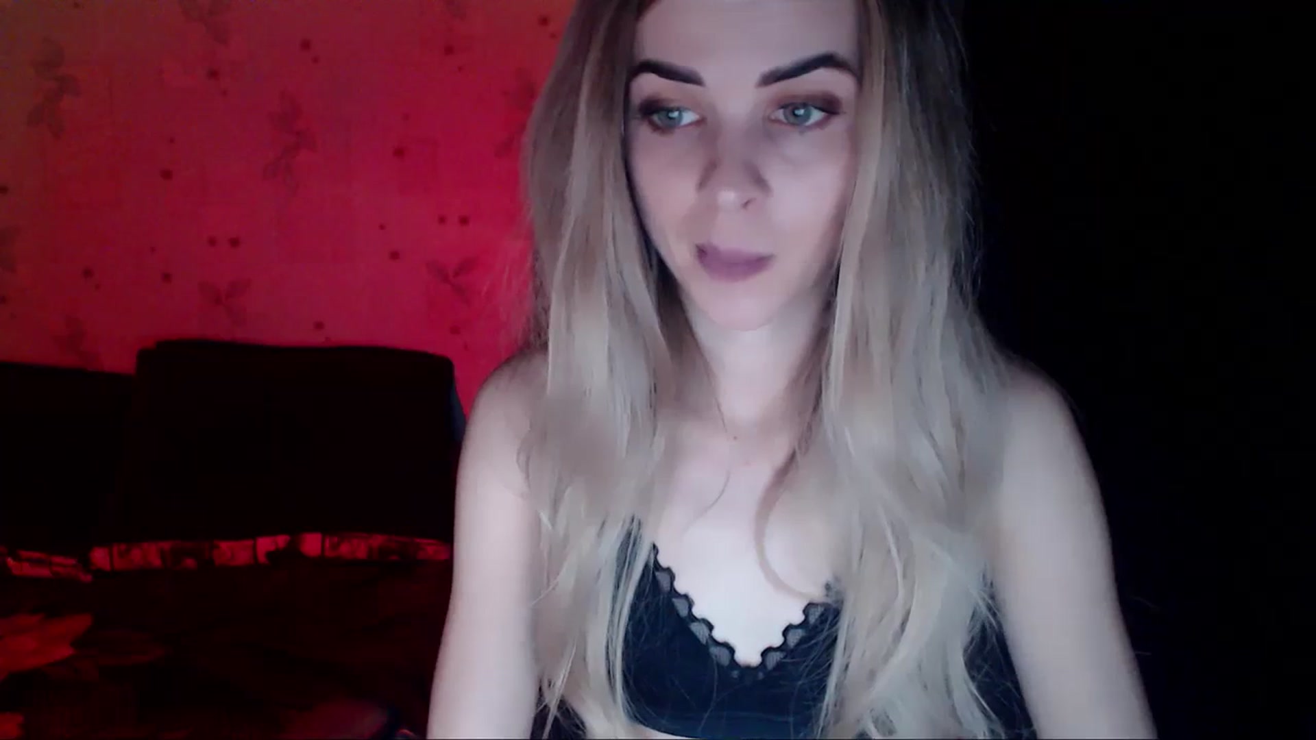 Gallery image thumbnail from Radiance_sun's myfreecams stream on, 03/31/2024, 20:12 image 10 of 20