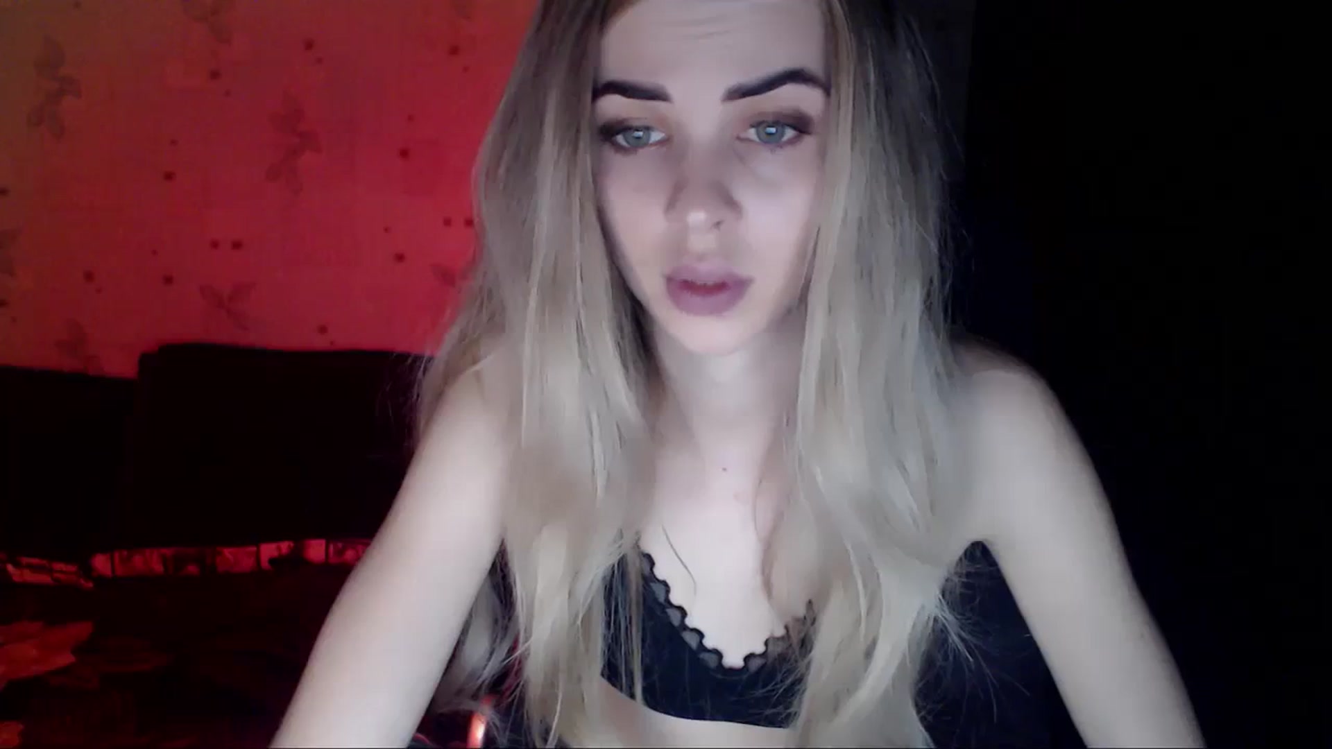 Gallery image thumbnail from Radiance_sun's myfreecams stream on, 03/31/2024, 20:12 image 13 of 20