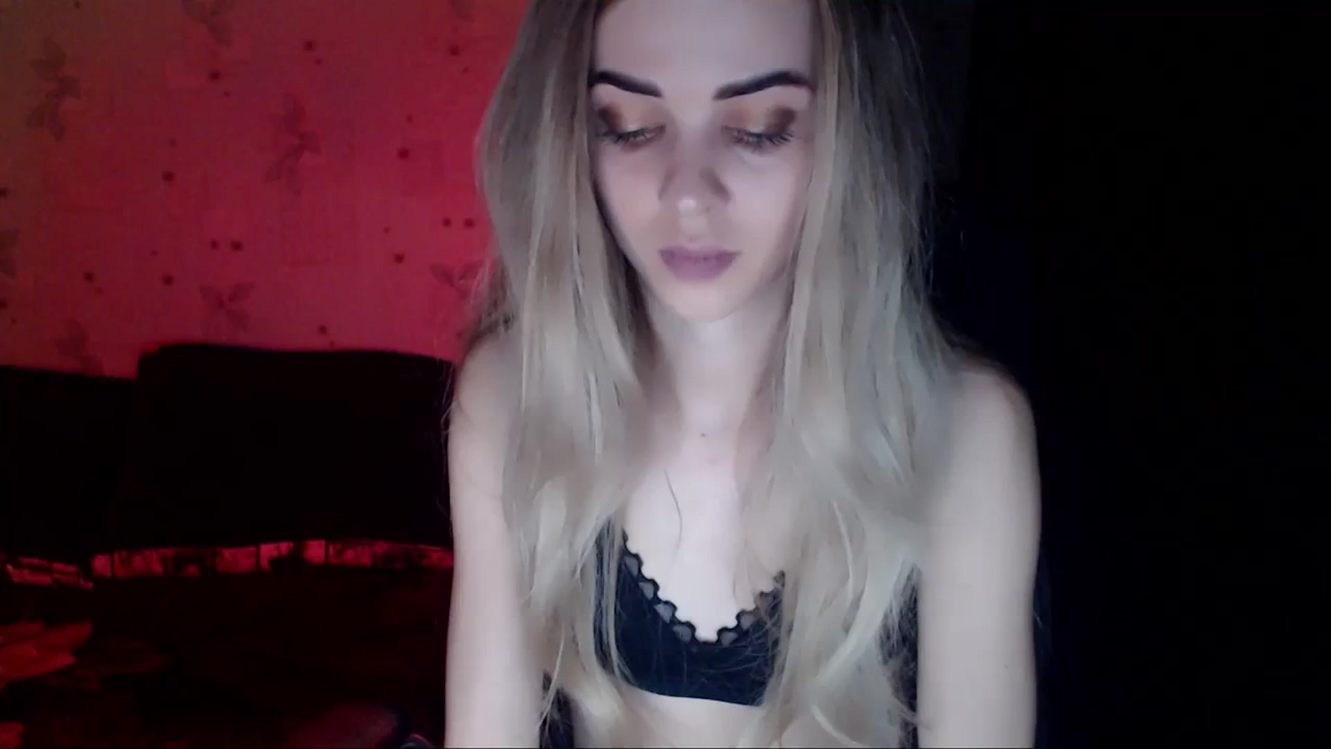 Gallery image thumbnail from Radiance_sun's myfreecams stream on, 03/31/2024, 20:12 image 12 of 20