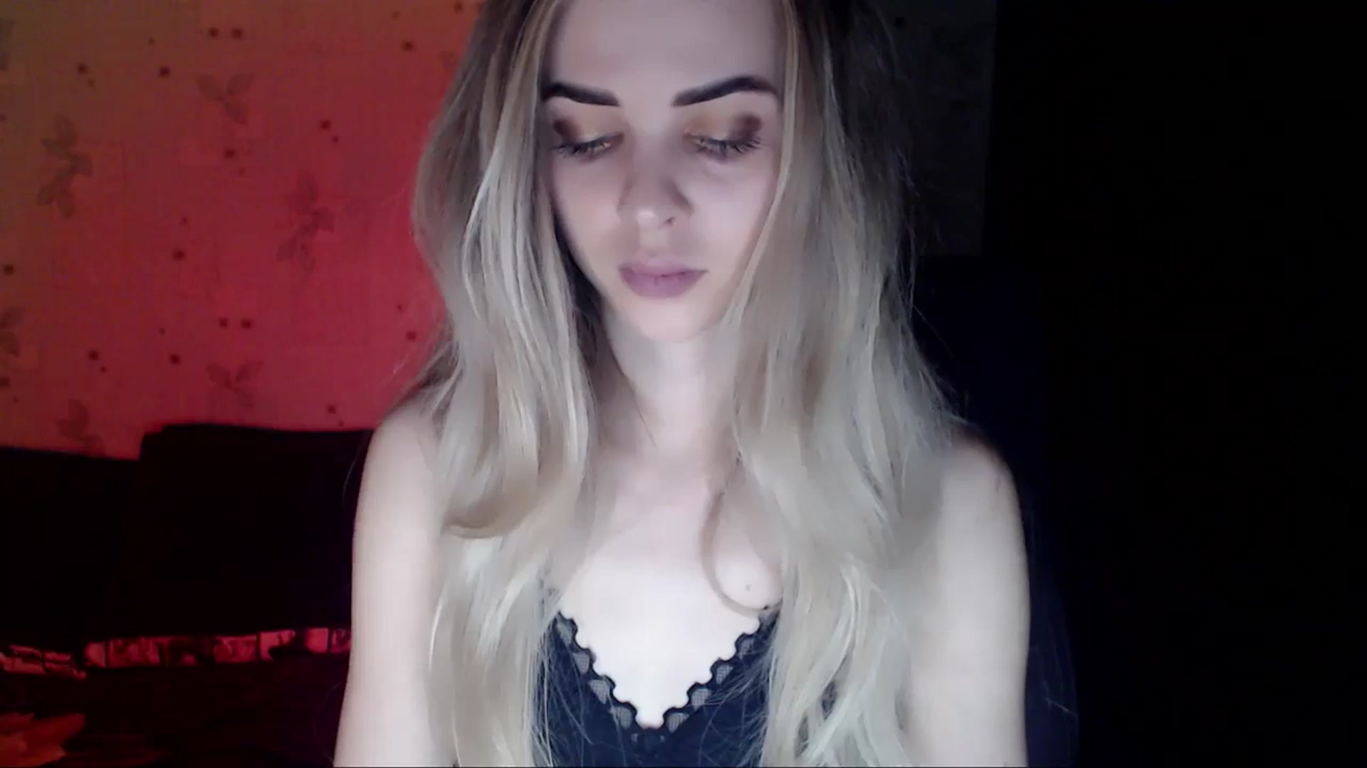 Gallery image thumbnail from Radiance_sun's myfreecams stream on, 03/31/2024, 20:12 image 3 of 20