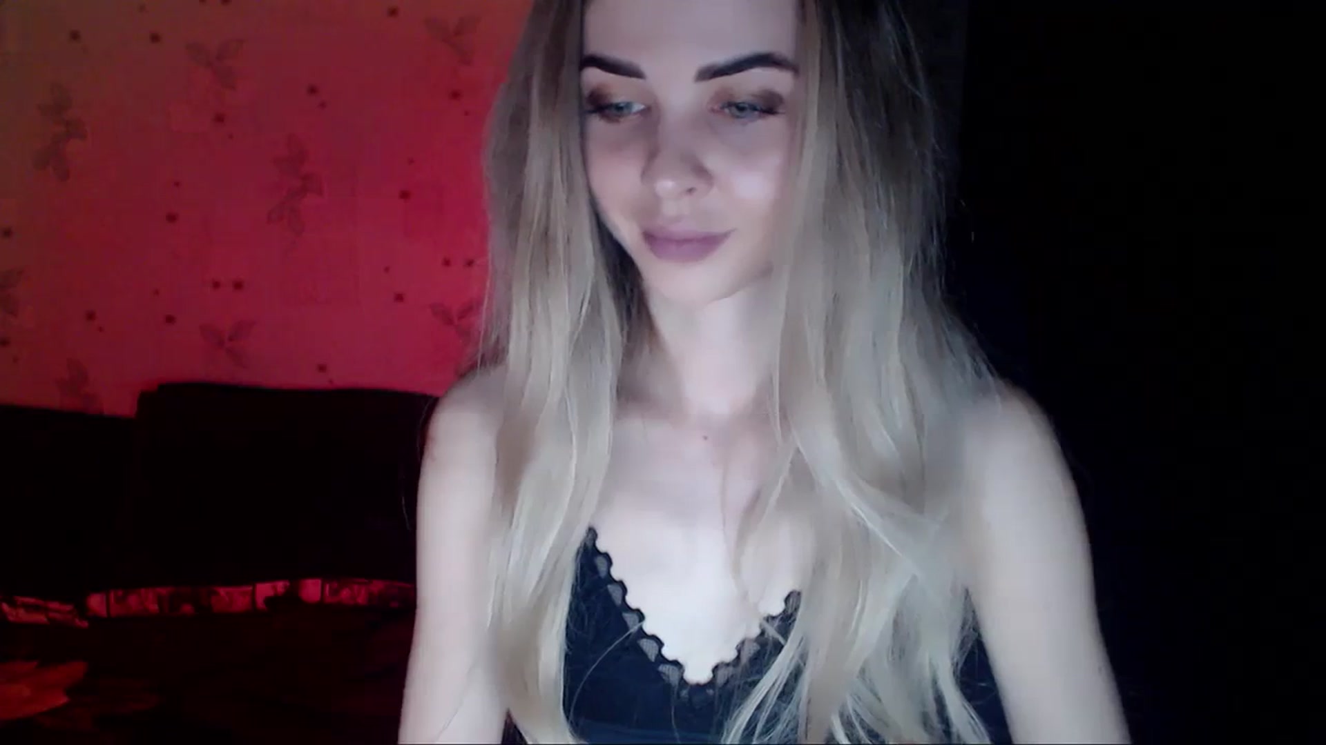 Gallery image thumbnail from Radiance_sun's myfreecams stream on, 03/31/2024, 20:12 image 17 of 20