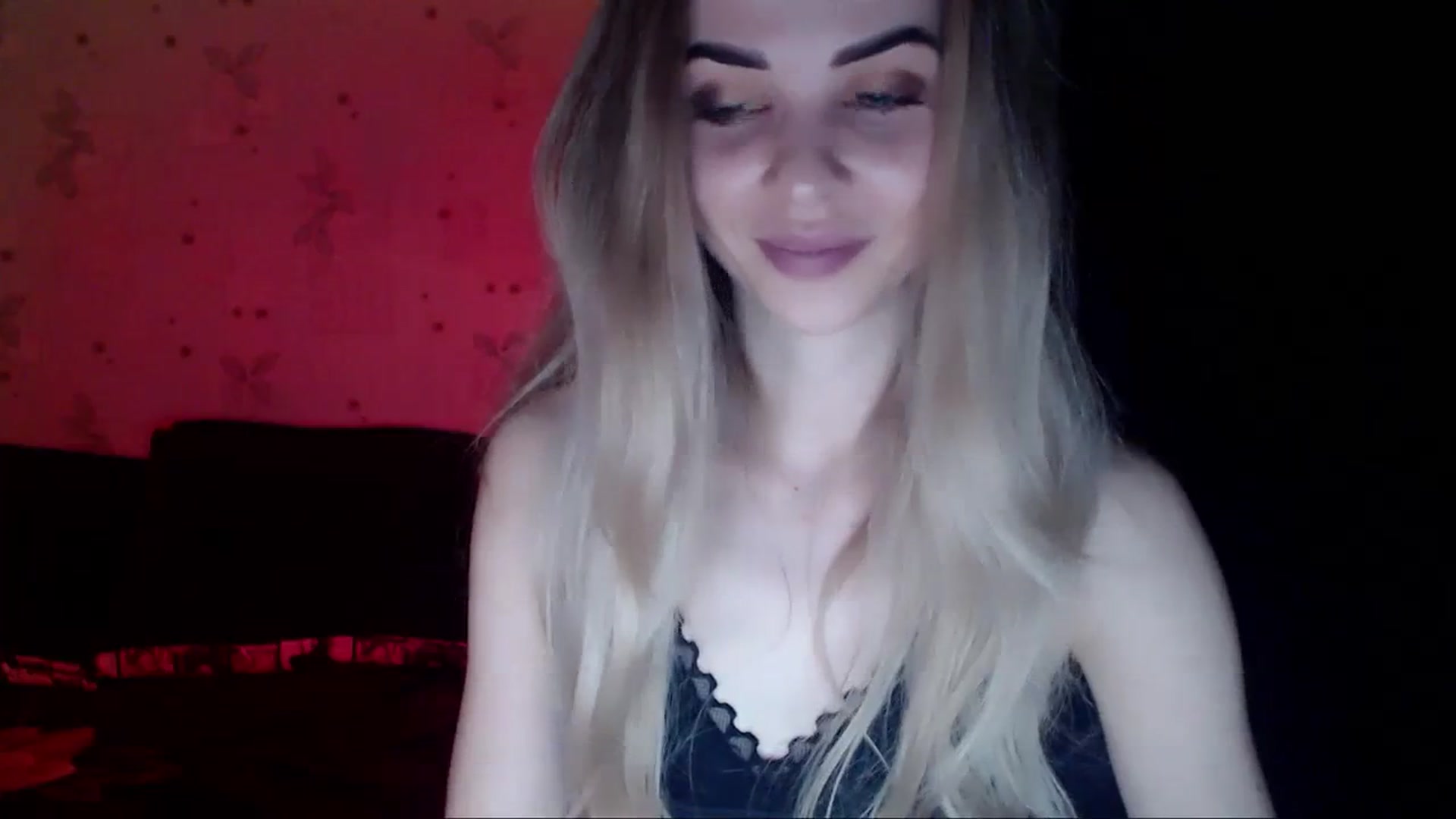 Gallery image thumbnail from Radiance_sun's myfreecams stream on, 03/31/2024, 20:12 image 18 of 20