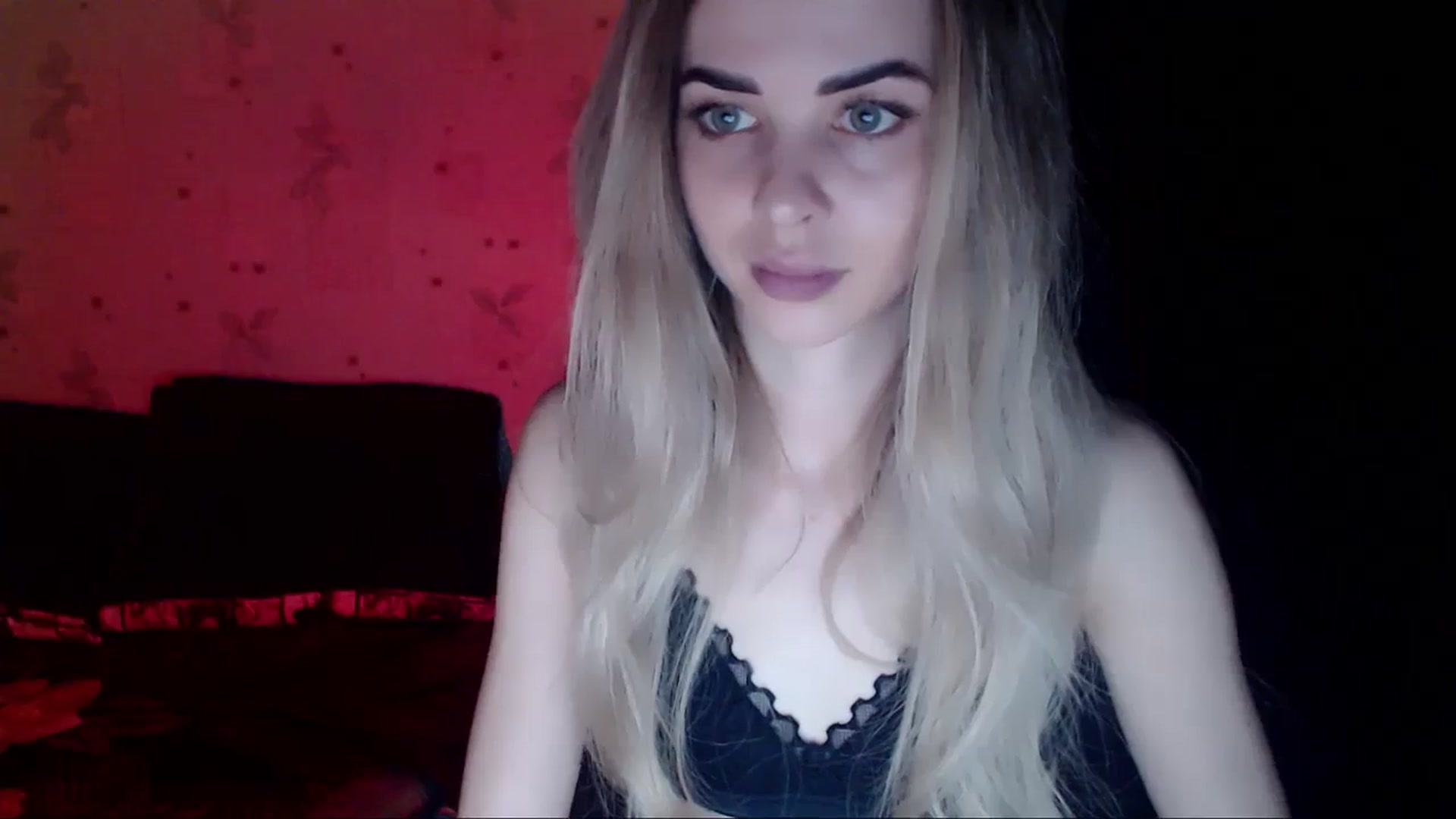 Gallery image thumbnail from Radiance_sun's myfreecams stream on, 03/31/2024, 20:12 image 9 of 20