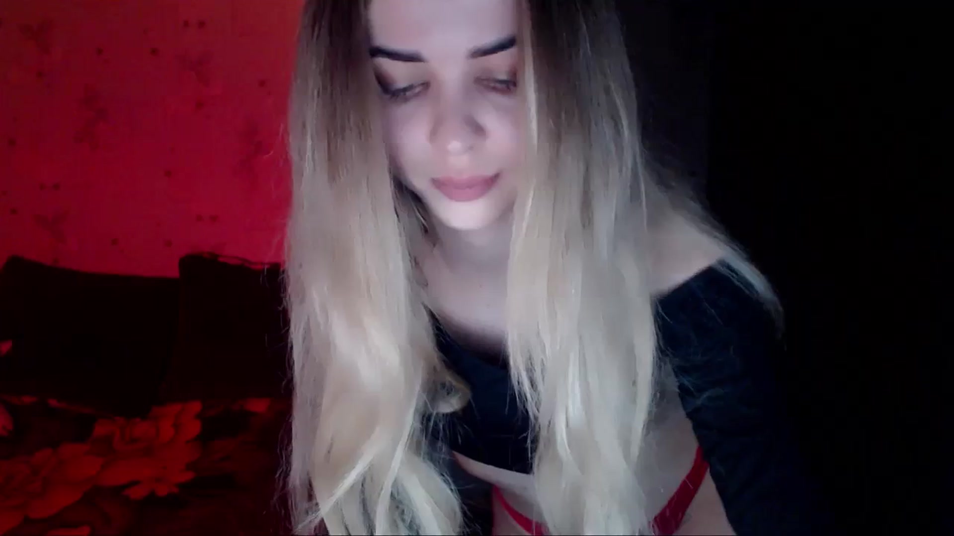 Gallery image thumbnail from Radiance_sun's myfreecams stream on, 04/02/2024, 19:06 image 16 of 20