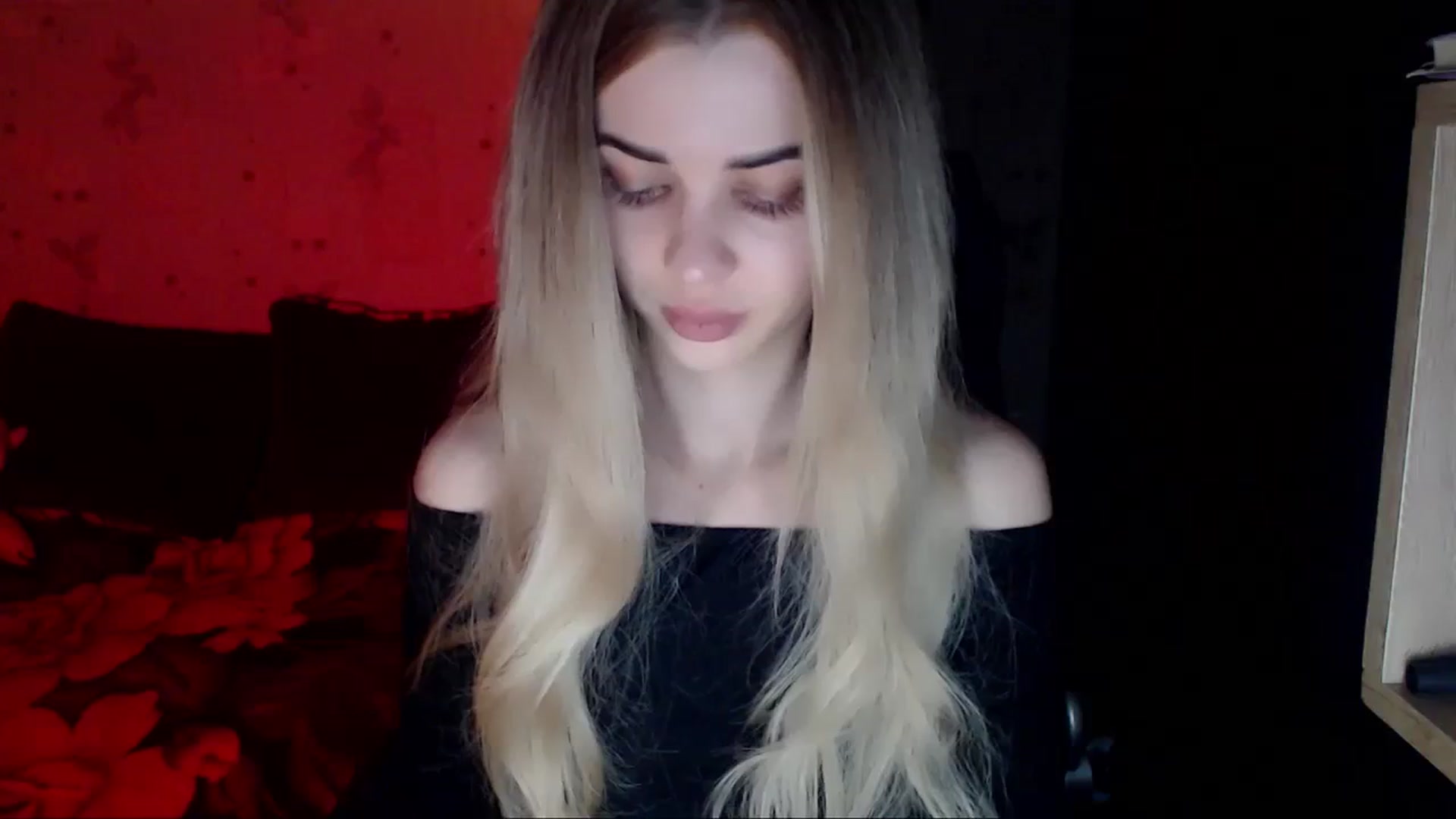 Gallery image thumbnail from Radiance_sun's myfreecams stream on, 04/02/2024, 19:06 image 6 of 20