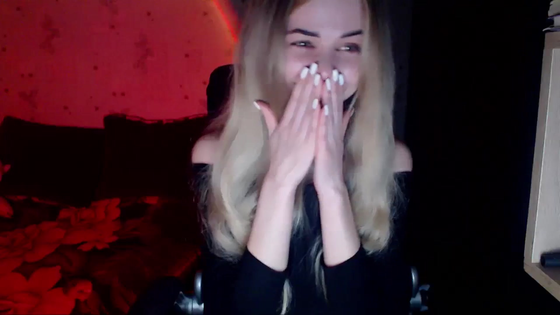 Gallery image thumbnail from Radiance_sun's myfreecams stream on, 04/02/2024, 19:06 image 10 of 20