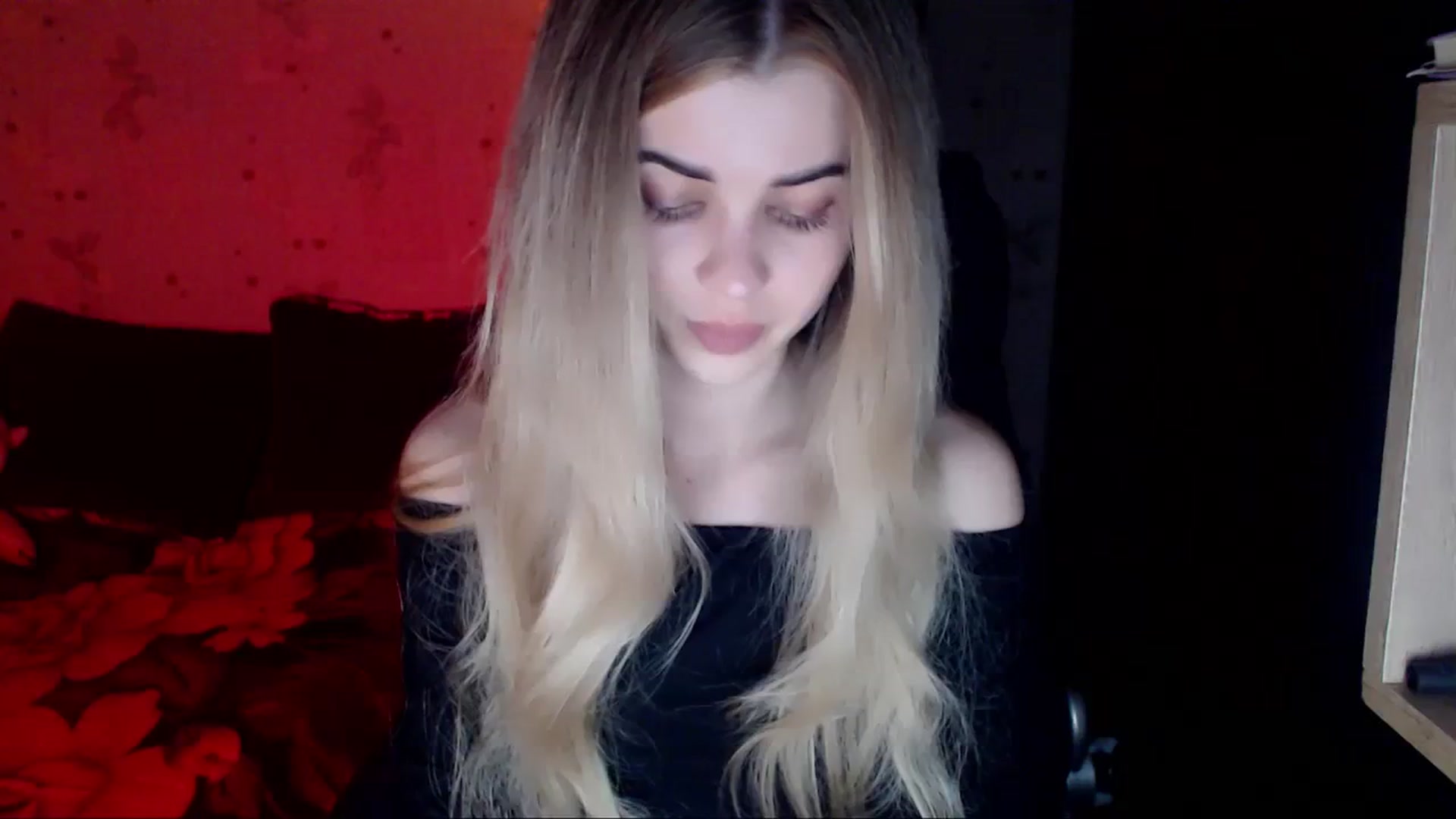Gallery image thumbnail from Radiance_sun's myfreecams stream on, 04/02/2024, 19:06 image 4 of 20
