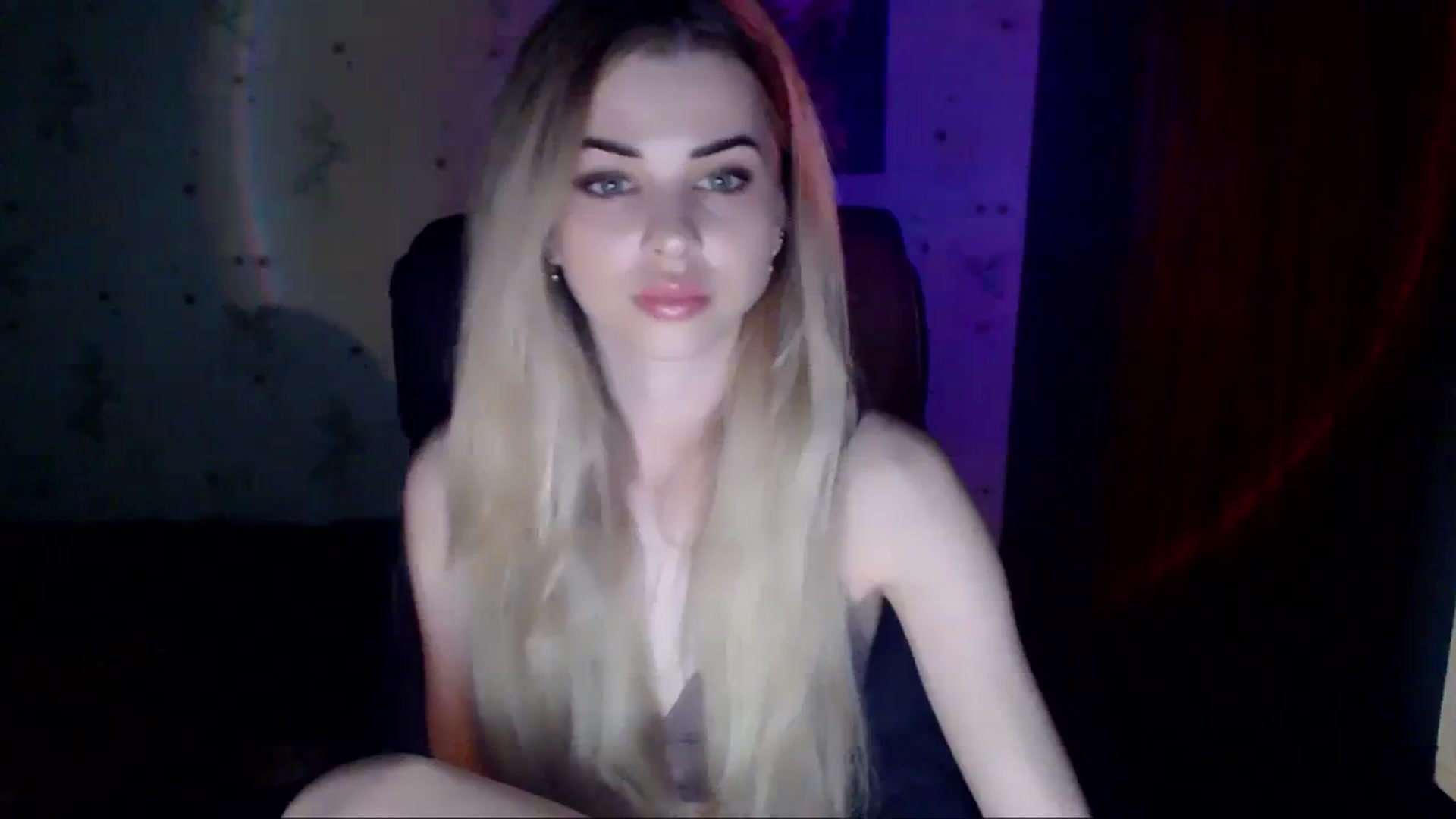 Gallery image thumbnail from Radiance_sun's myfreecams stream on, 04/09/2024, 18:38 image 7 of 20