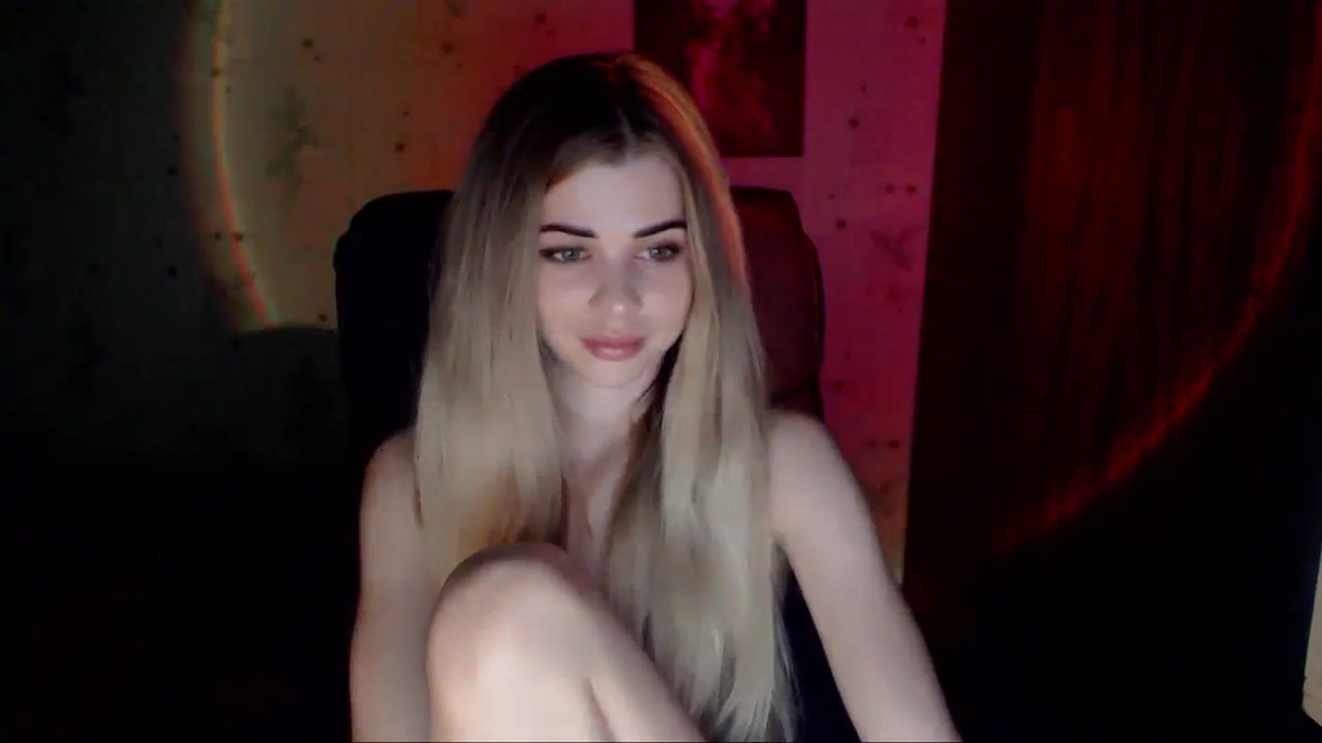 Gallery image thumbnail from Radiance_sun's myfreecams stream on, 04/09/2024, 18:38 image 12 of 20
