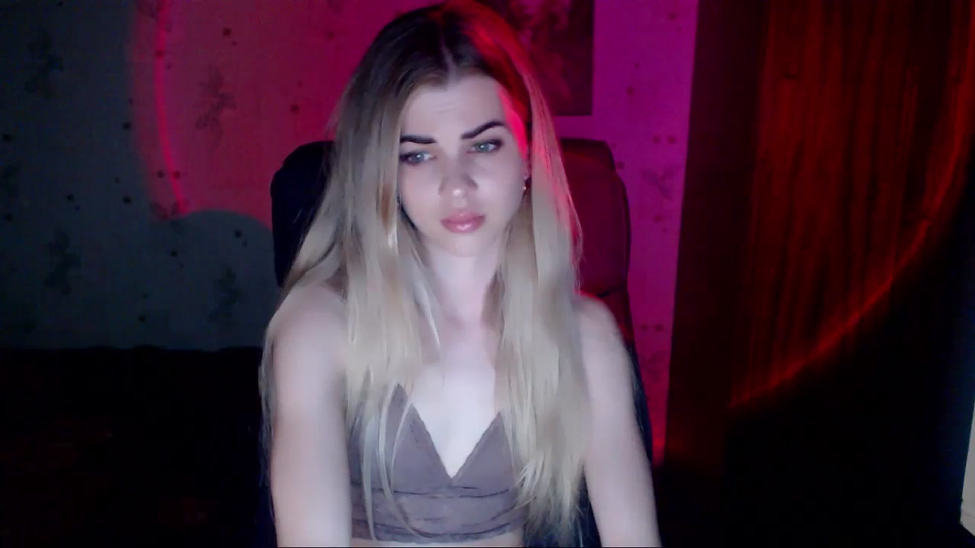 Gallery image thumbnail from Radiance_sun's myfreecams stream on, 04/09/2024, 18:38 image 2 of 20
