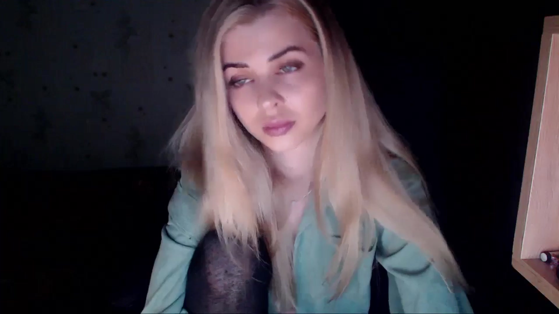 Gallery image thumbnail from Radiance_sun's myfreecams stream on, 05/04/2024, 20:10 image 12 of 20