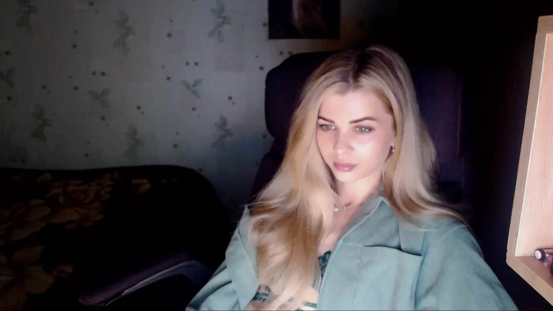 Gallery image thumbnail from Radiance_sun's myfreecams stream on, 05/04/2024, 20:10 image 10 of 20