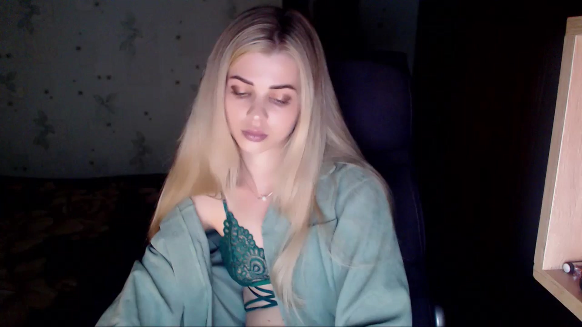 Gallery image thumbnail from Radiance_sun's myfreecams stream on, 05/04/2024, 20:10 image 3 of 20
