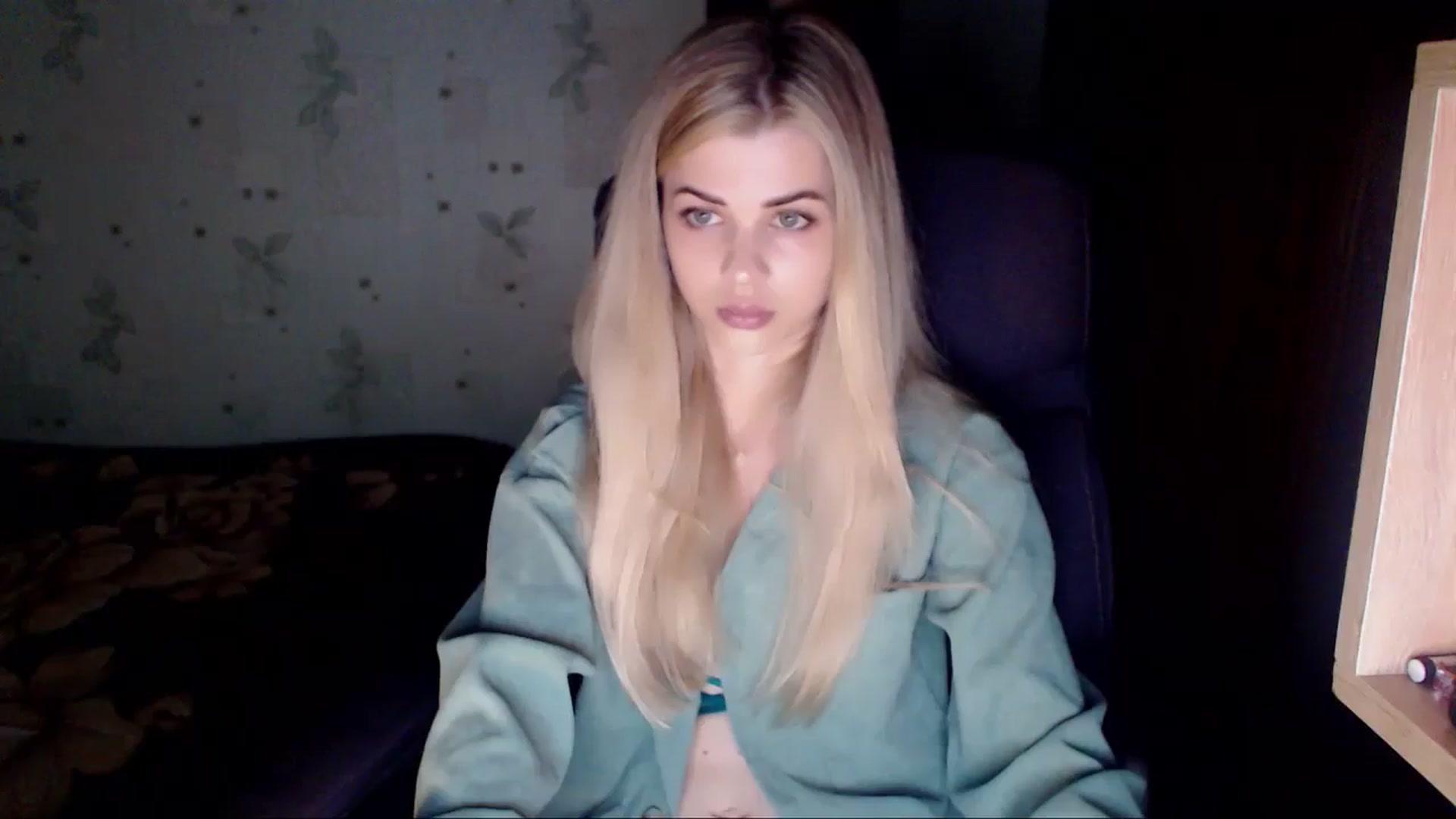 Gallery image thumbnail from Radiance_sun's myfreecams stream on, 05/04/2024, 20:10 image 15 of 20