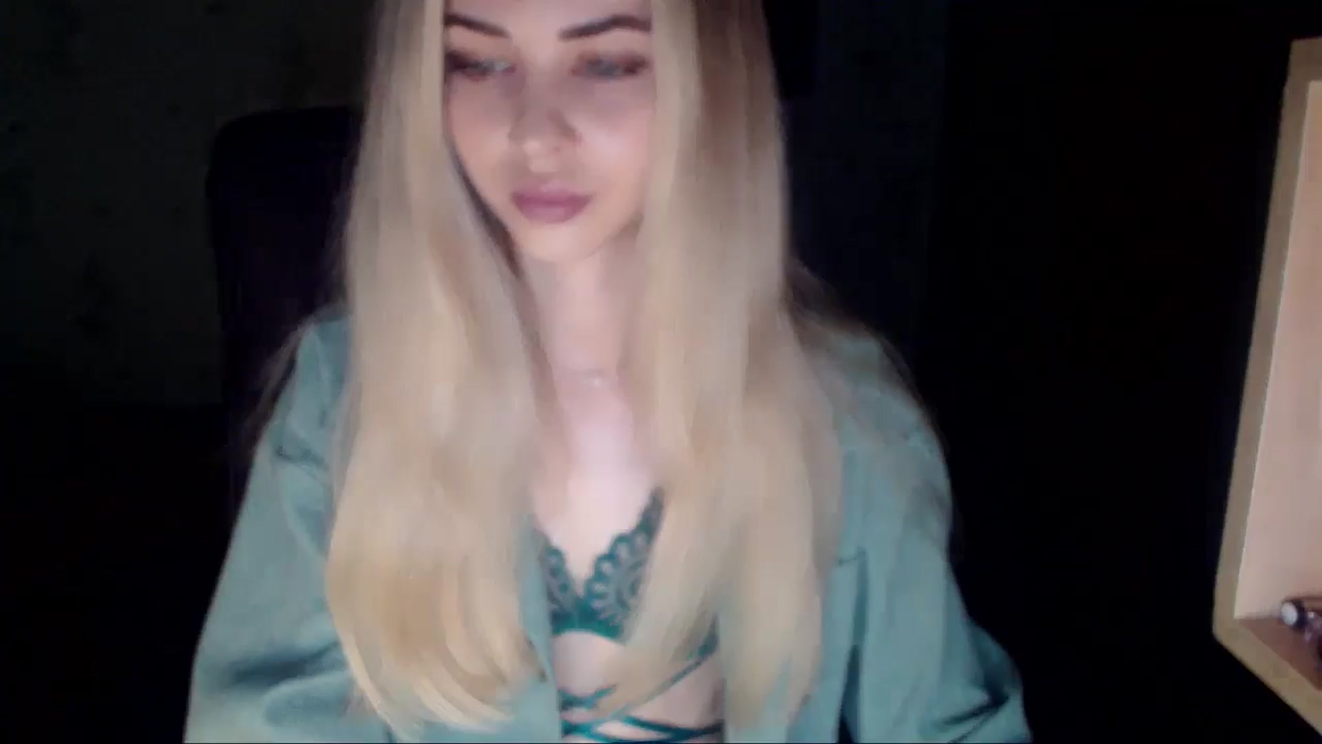 Gallery image thumbnail from Radiance_sun's myfreecams stream on, 05/04/2024, 20:10 image 19 of 20