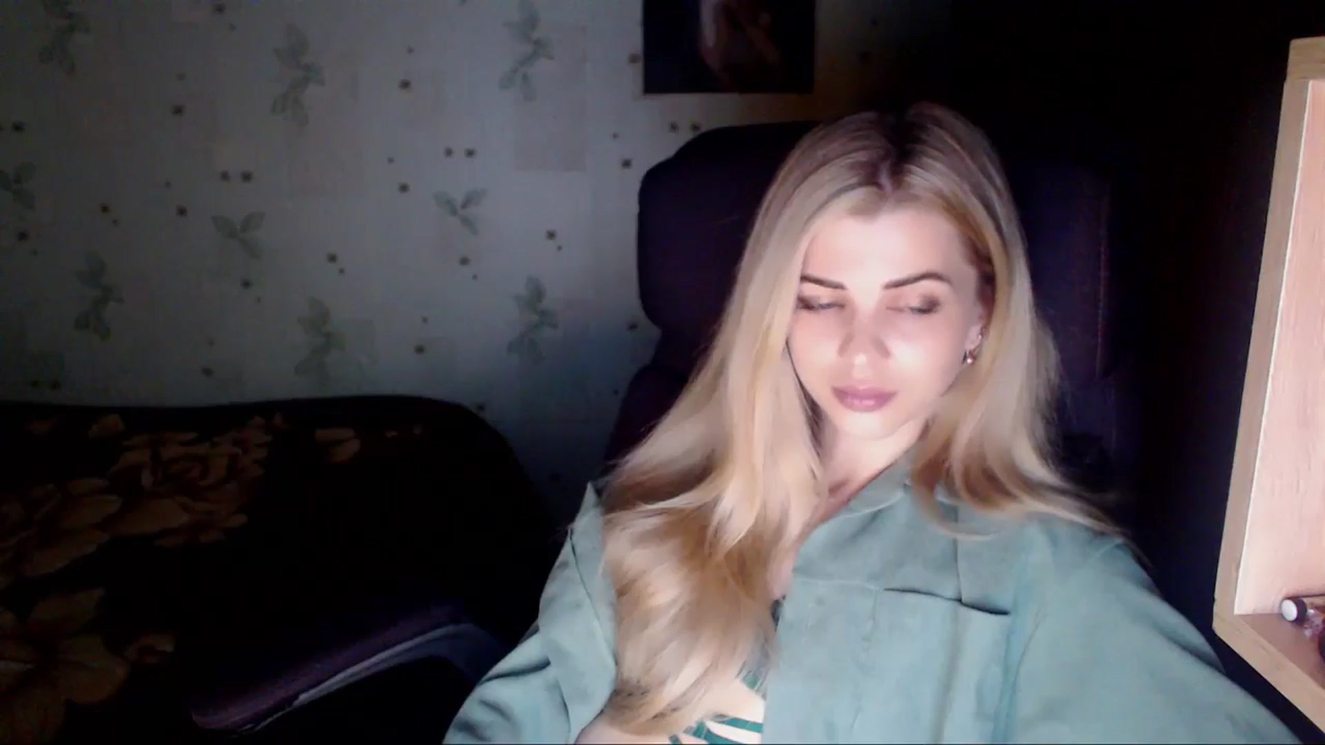 Gallery image thumbnail from Radiance_sun's myfreecams stream on, 05/04/2024, 20:10 image 9 of 20