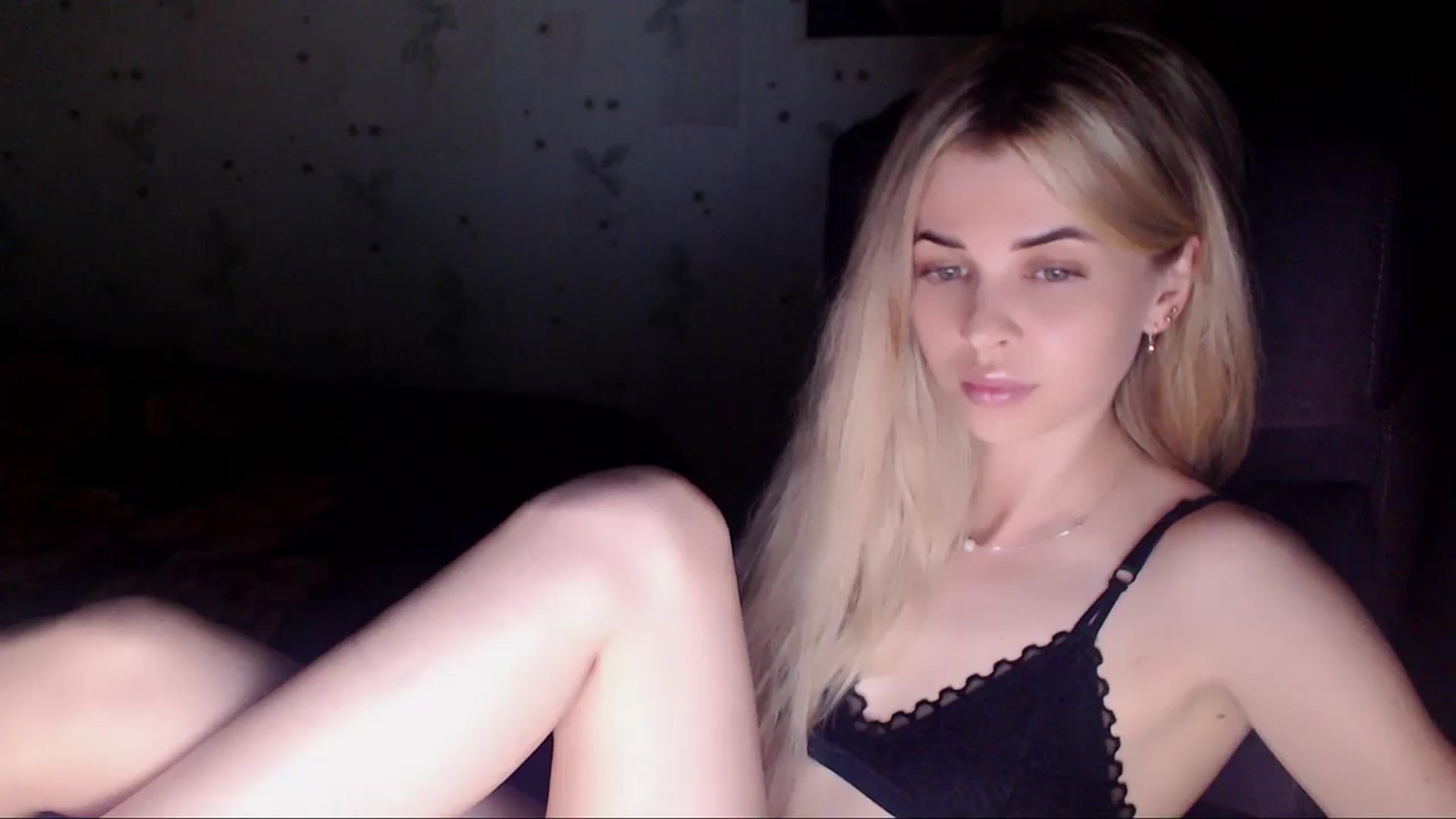 Gallery image thumbnail from Radiance_sun's myfreecams stream on, 05/25/2024, 18:21 image 20 of 20