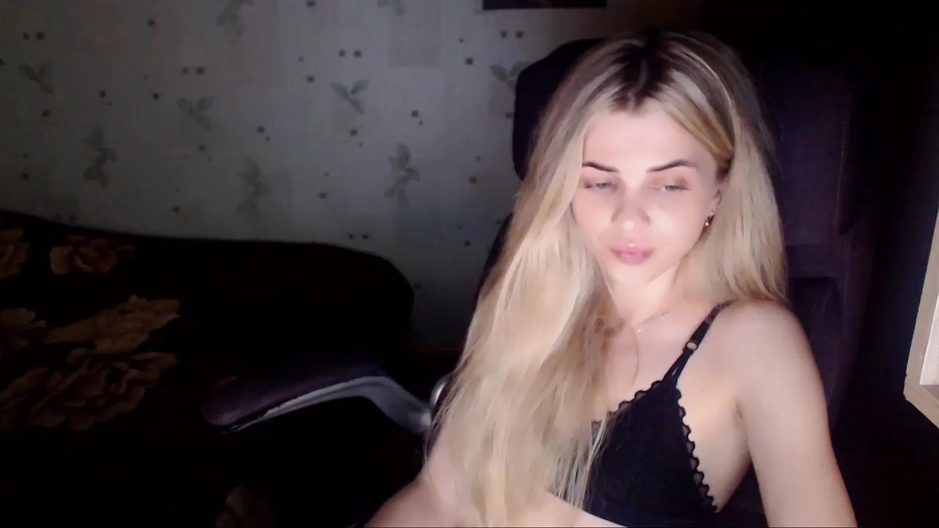 Gallery image thumbnail from Radiance_sun's myfreecams stream on, 05/25/2024, 20:59 image 11 of 20
