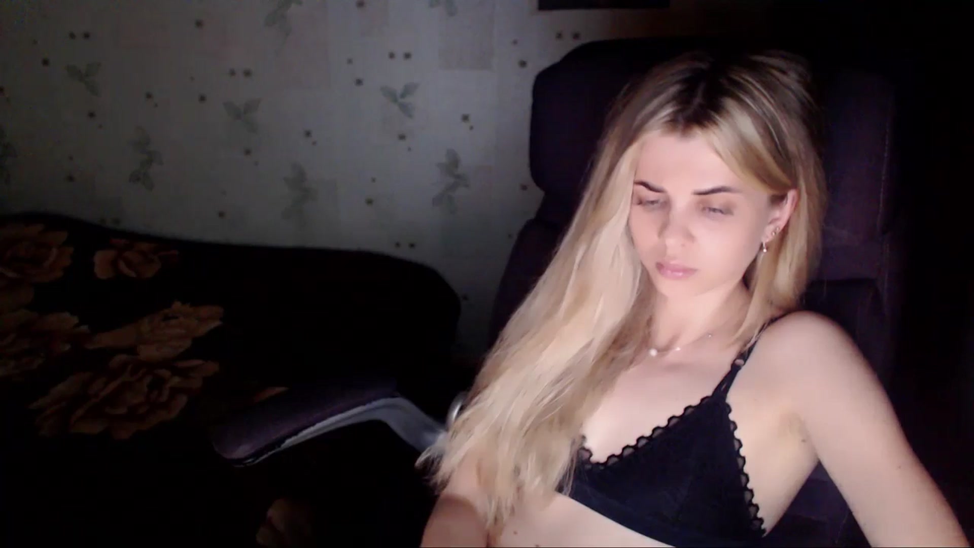 Gallery image thumbnail from Radiance_sun's myfreecams stream on, 05/25/2024, 20:59 image 7 of 20