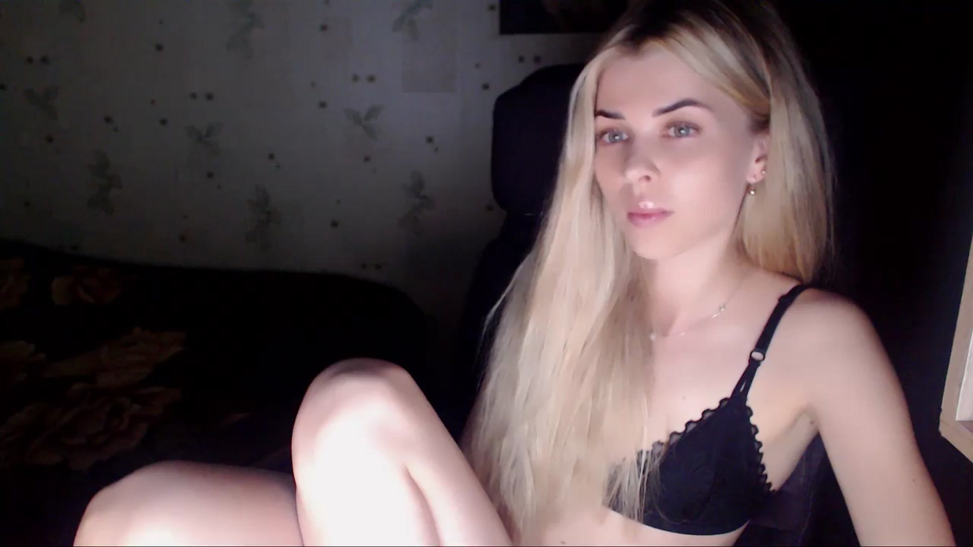 Gallery image thumbnail from Radiance_sun's myfreecams stream on, 05/25/2024, 20:59 image 12 of 20