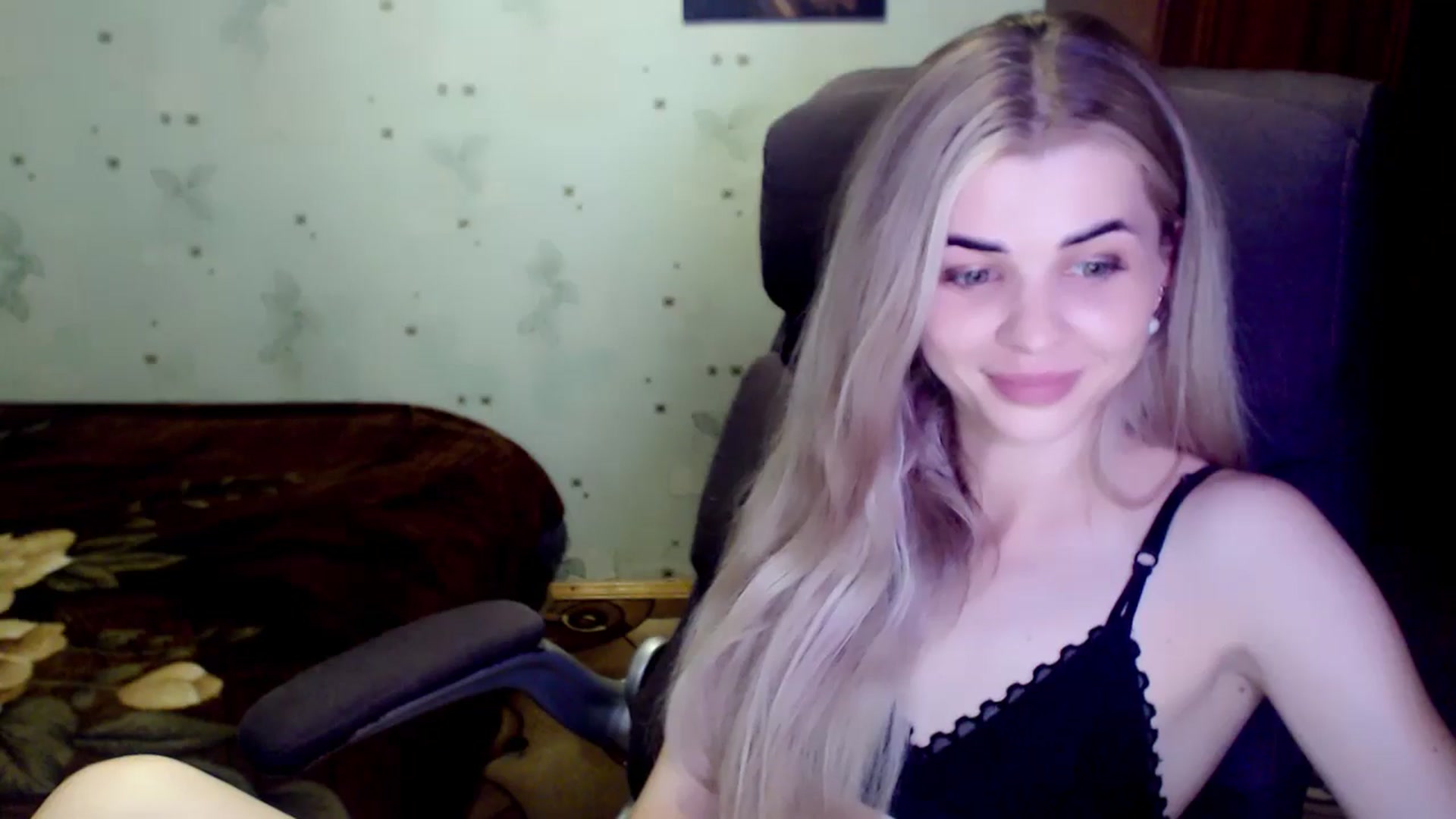 Gallery image thumbnail from Radiance_sun's myfreecams stream on, 06/22/2024, 19:02 image 7 of 20