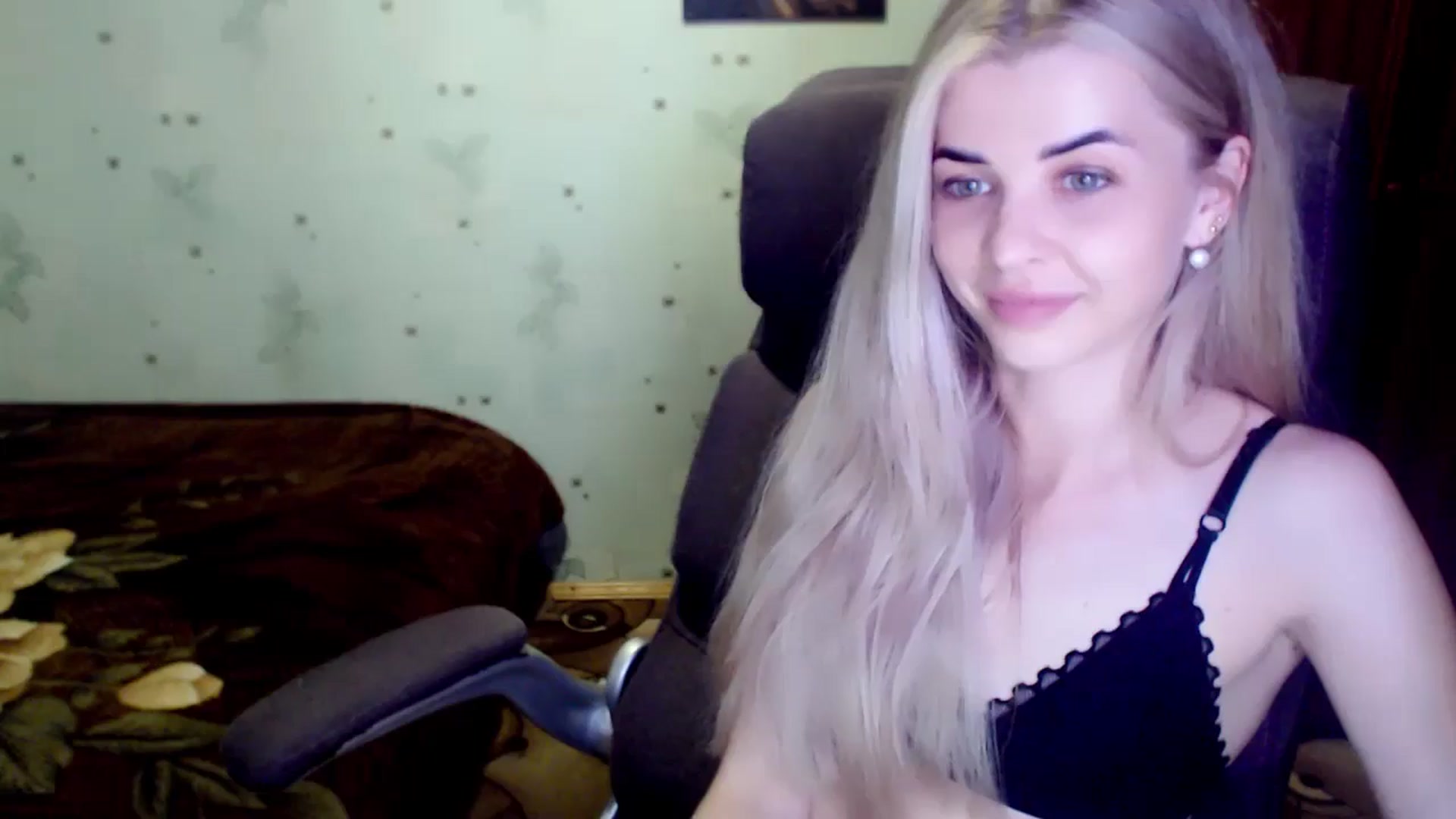 Gallery image thumbnail from Radiance_sun's myfreecams stream on, 06/22/2024, 19:02 image 10 of 20