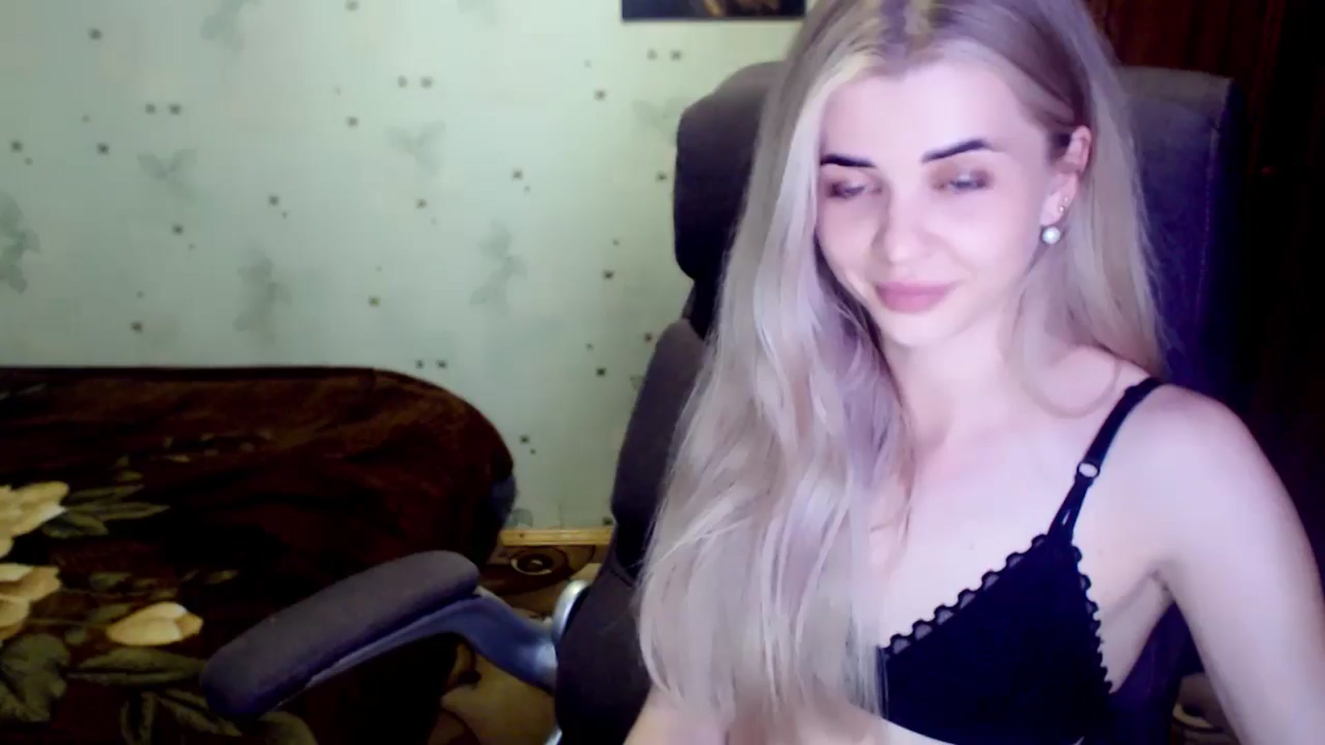Gallery image thumbnail from Radiance_sun's myfreecams stream on, 06/22/2024, 19:02 image 9 of 20