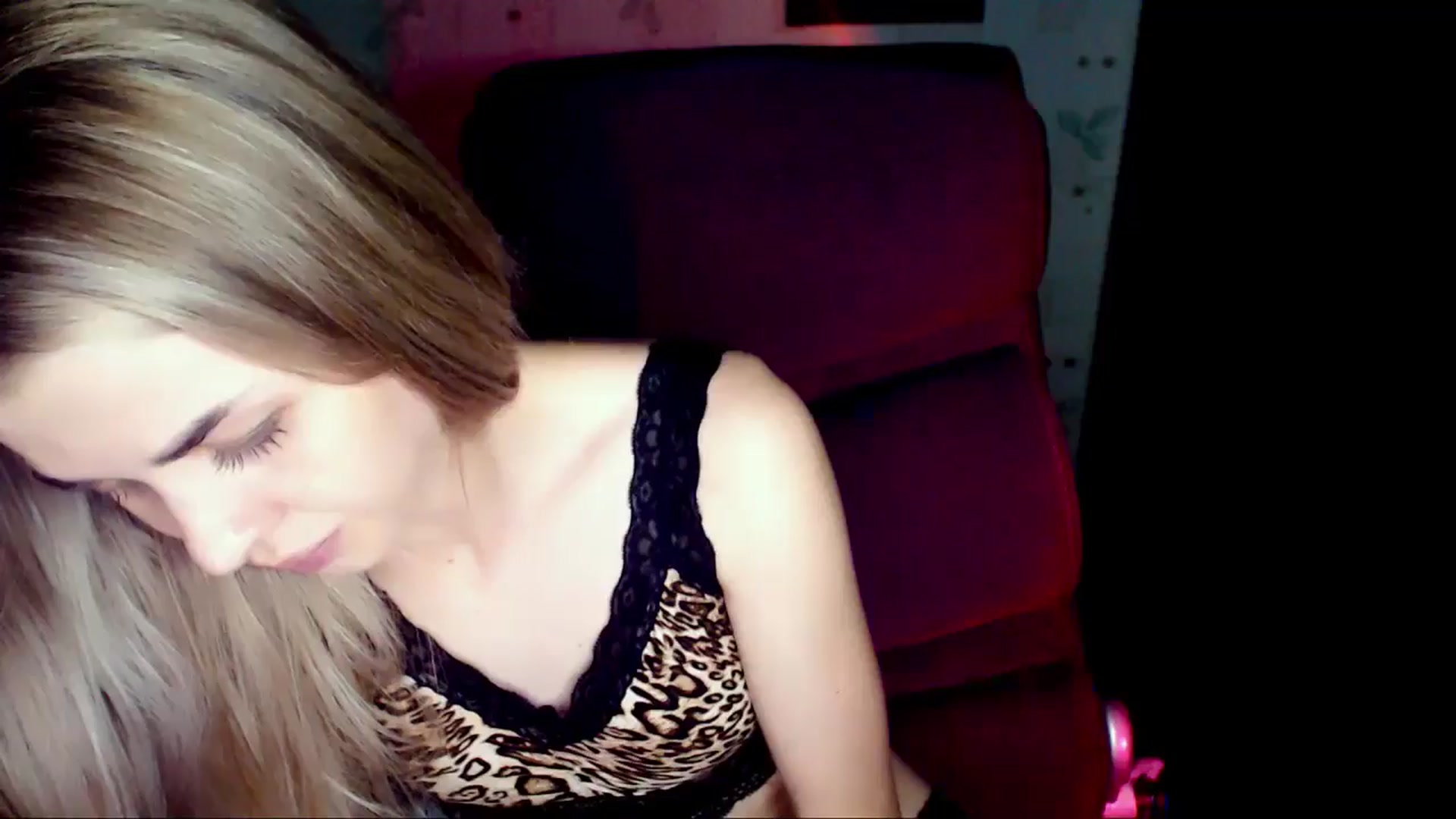 Gallery image thumbnail from Radiance_sun's myfreecams stream on, 07/06/2024, 18:23 image 1 of 20