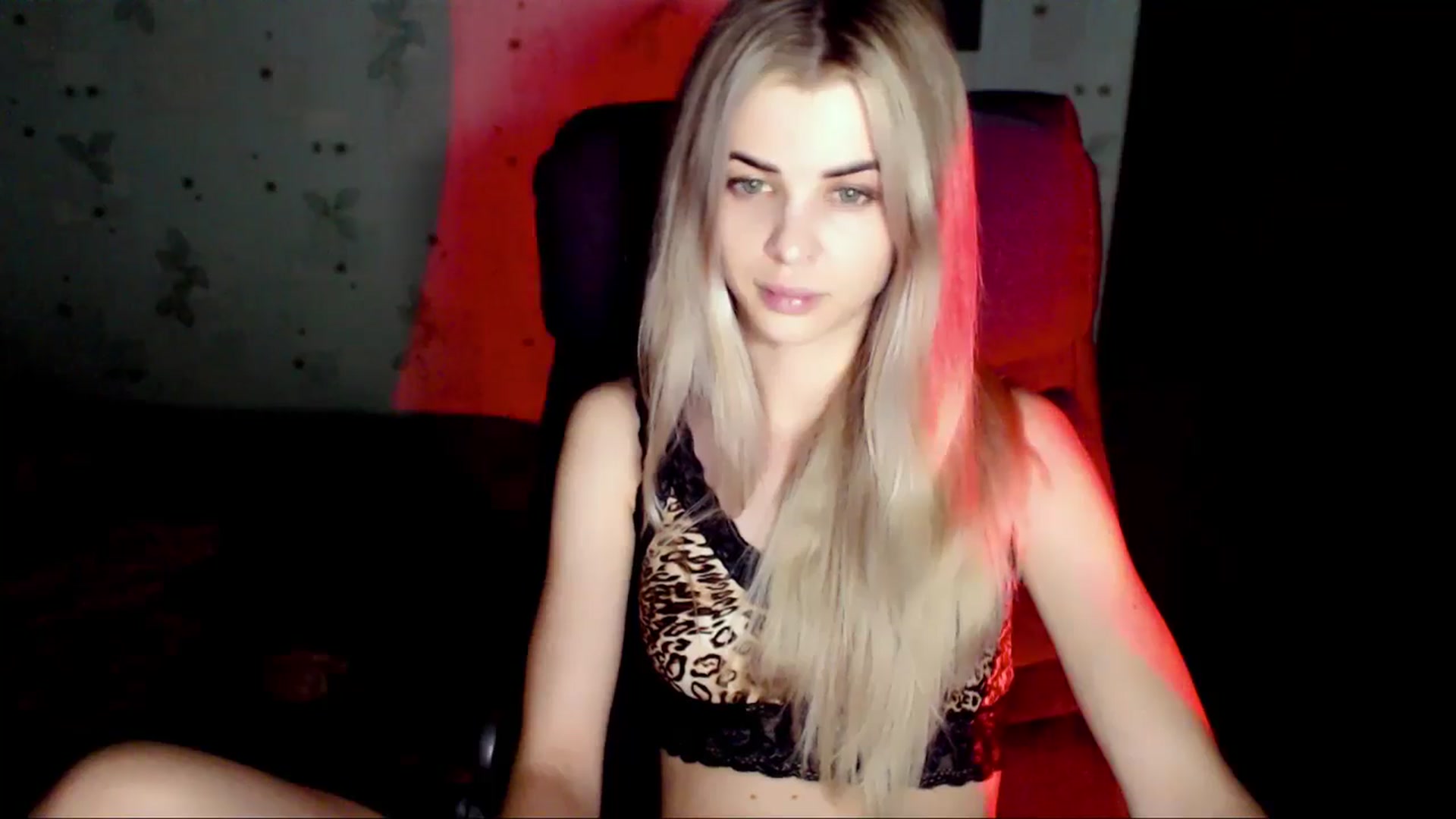 Gallery image thumbnail from Radiance_sun's myfreecams stream on, 07/06/2024, 18:23 image 9 of 20