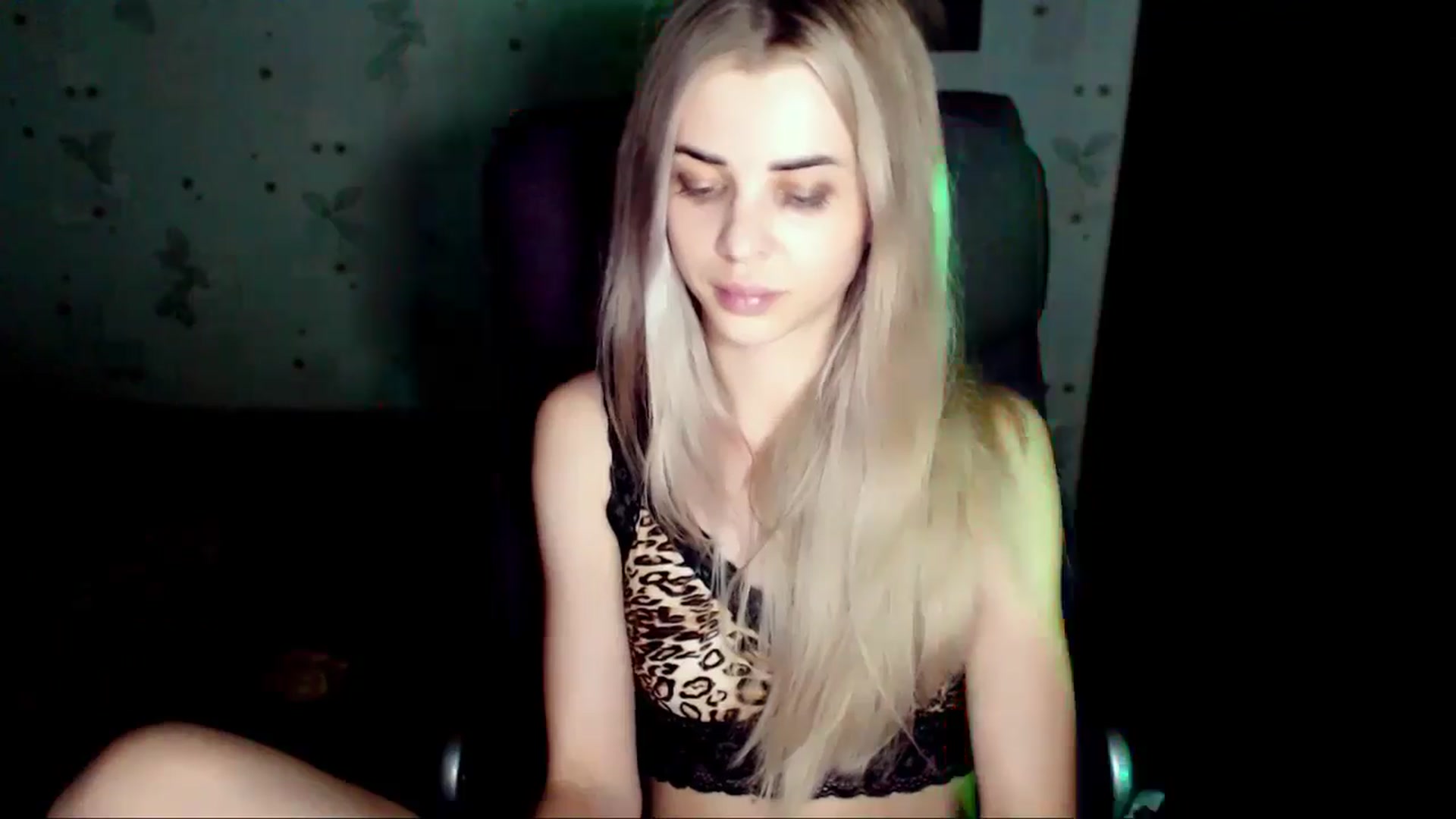 Gallery image thumbnail from Radiance_sun's myfreecams stream on, 07/06/2024, 18:23 image 6 of 20