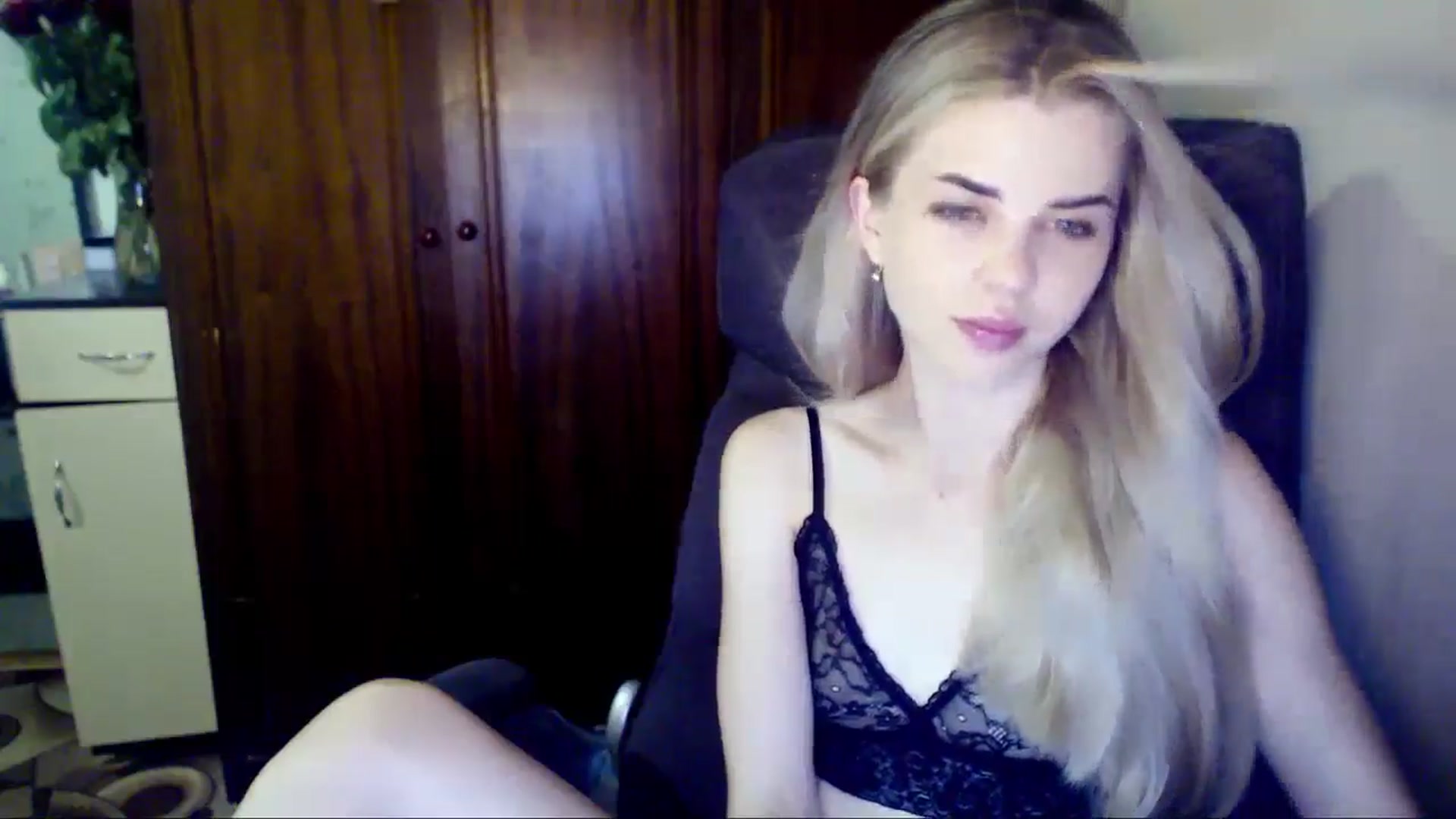 Gallery image thumbnail from Radiance_sun's myfreecams stream on, 07/15/2024, 18:13 image 16 of 20