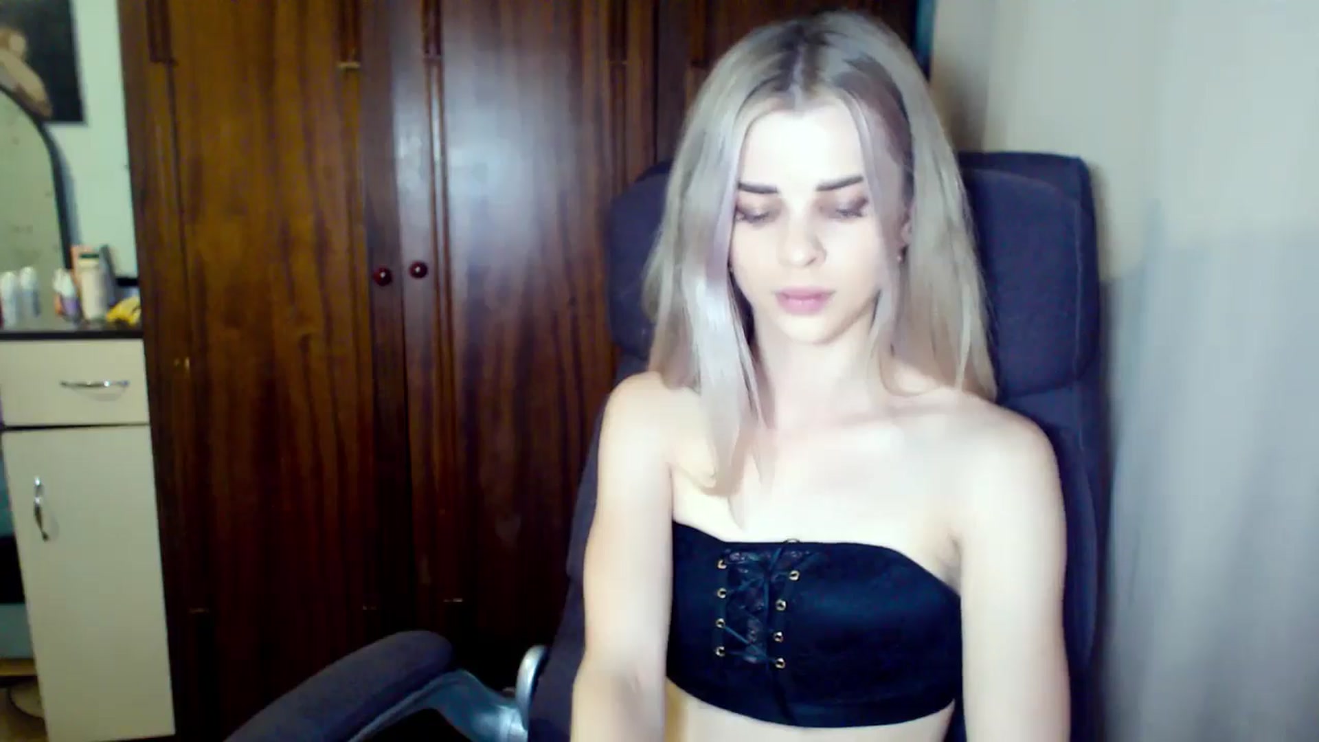 Gallery image thumbnail from Radiance_sun's myfreecams stream on, 07/25/2024, 19:25 image 3 of 20