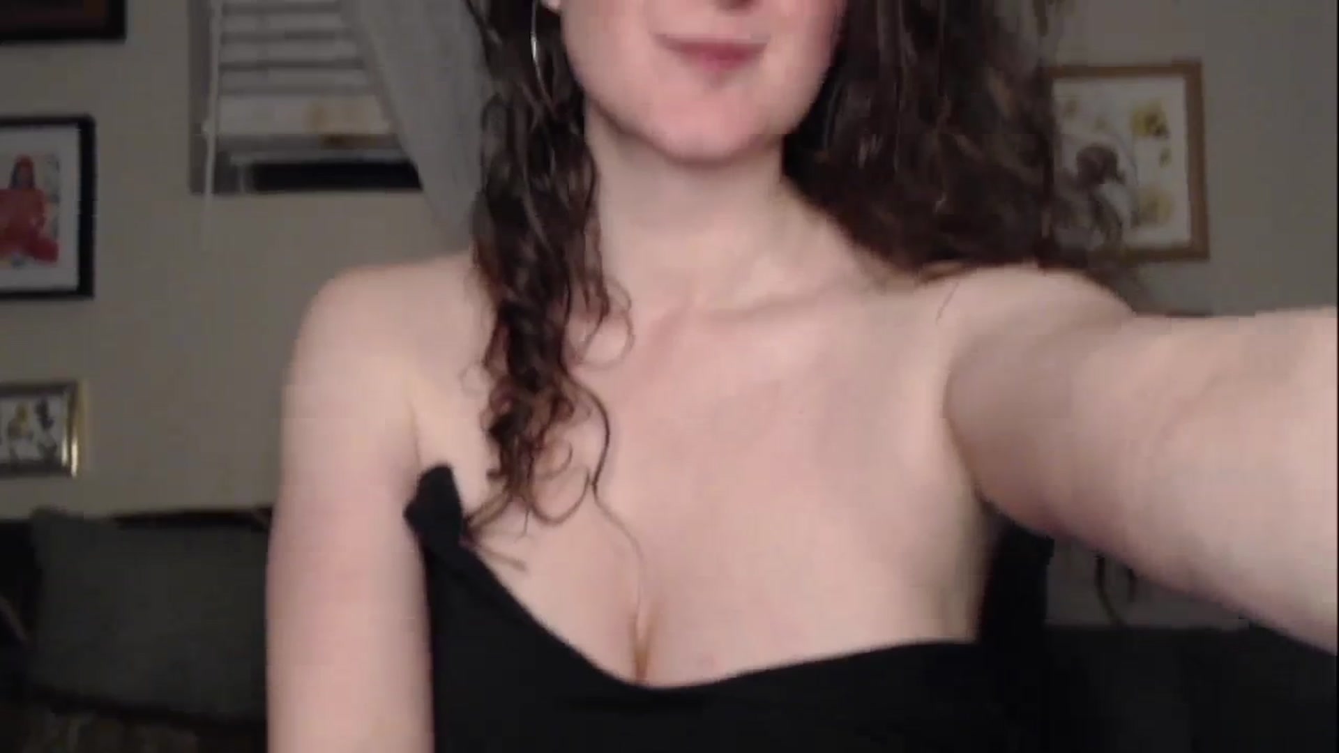 Gallery image thumbnail from RadiantLacy's myfreecams stream on, 12/30/2023, 15:20 image 13 of 20