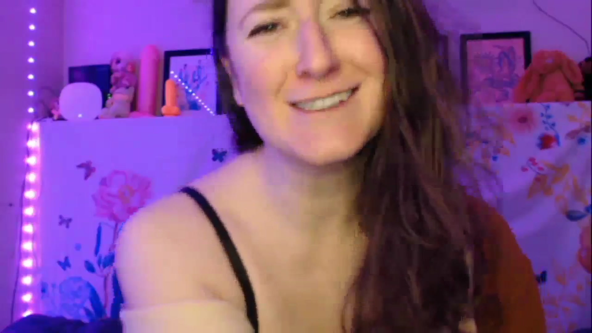 Gallery image thumbnail from RadiantLacy's myfreecams stream on, 01/08/2024, 11:20 image 19 of 20