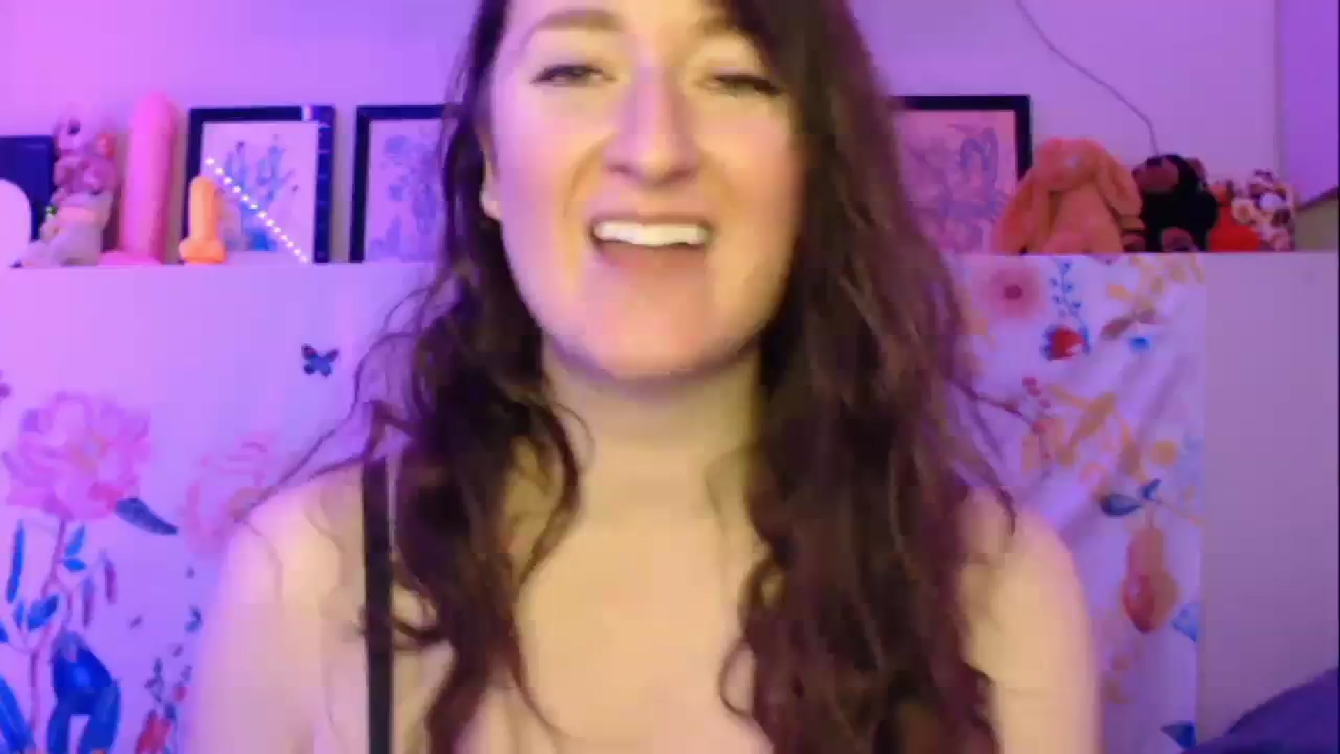 Gallery image thumbnail from RadiantLacy's myfreecams stream on, 01/08/2024, 13:38 image 1 of 20