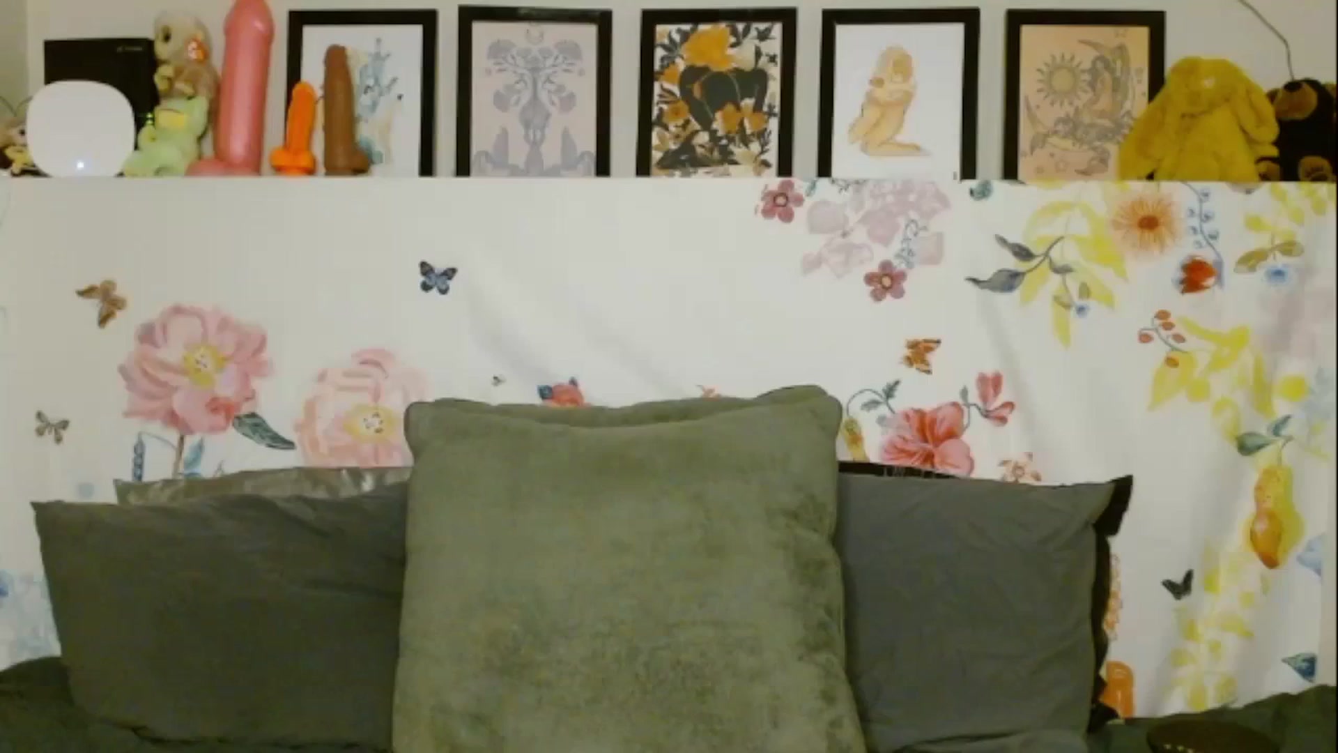 Gallery image thumbnail from RadiantLacy's myfreecams stream on, 01/10/2024, 11:08 image 13 of 20