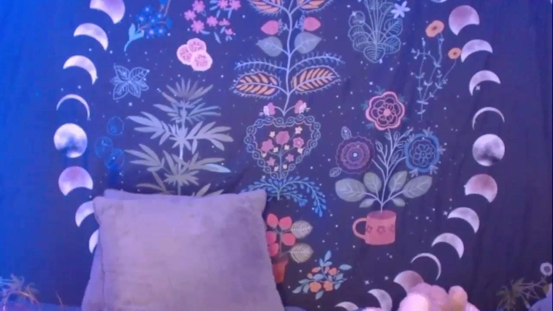 Gallery image thumbnail from RadiantLacy's myfreecams stream on, 01/12/2024, 11:31 image 6 of 20