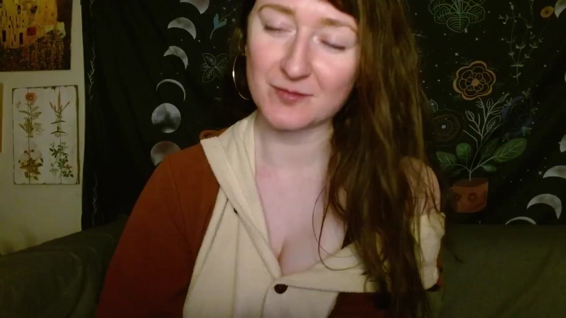 Gallery image thumbnail from RadiantLacy's myfreecams stream on, 03/15/2024, 12:07 image 2 of 20