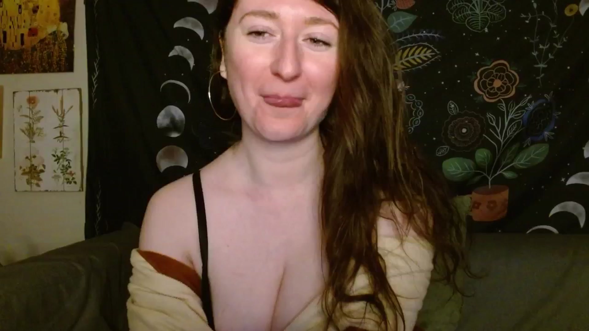 Gallery image thumbnail from RadiantLacy's myfreecams stream on, 03/15/2024, 12:07 image 4 of 20