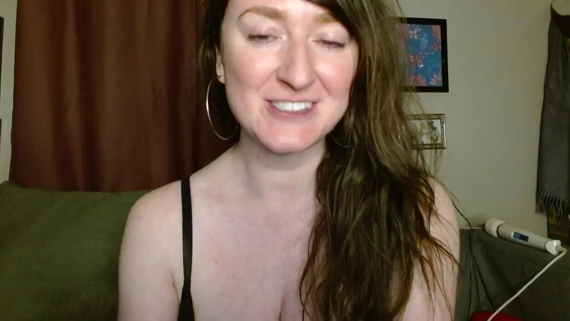 Gallery image thumbnail from RadiantLacy's myfreecams stream on, 05/16/2024, 10:16 image 10 of 20